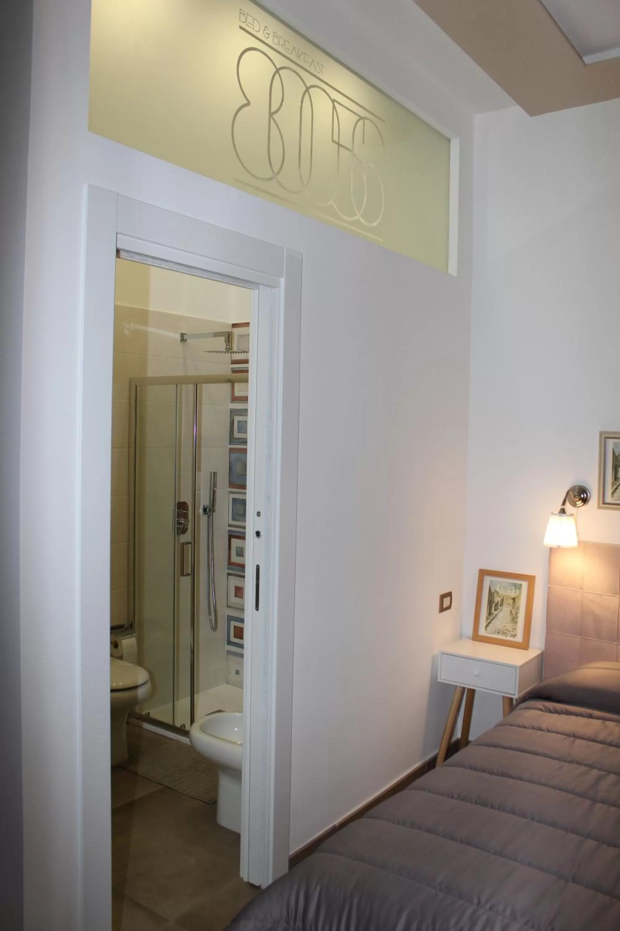 Decorative detail, Bed in B&B 80056 Ercolano