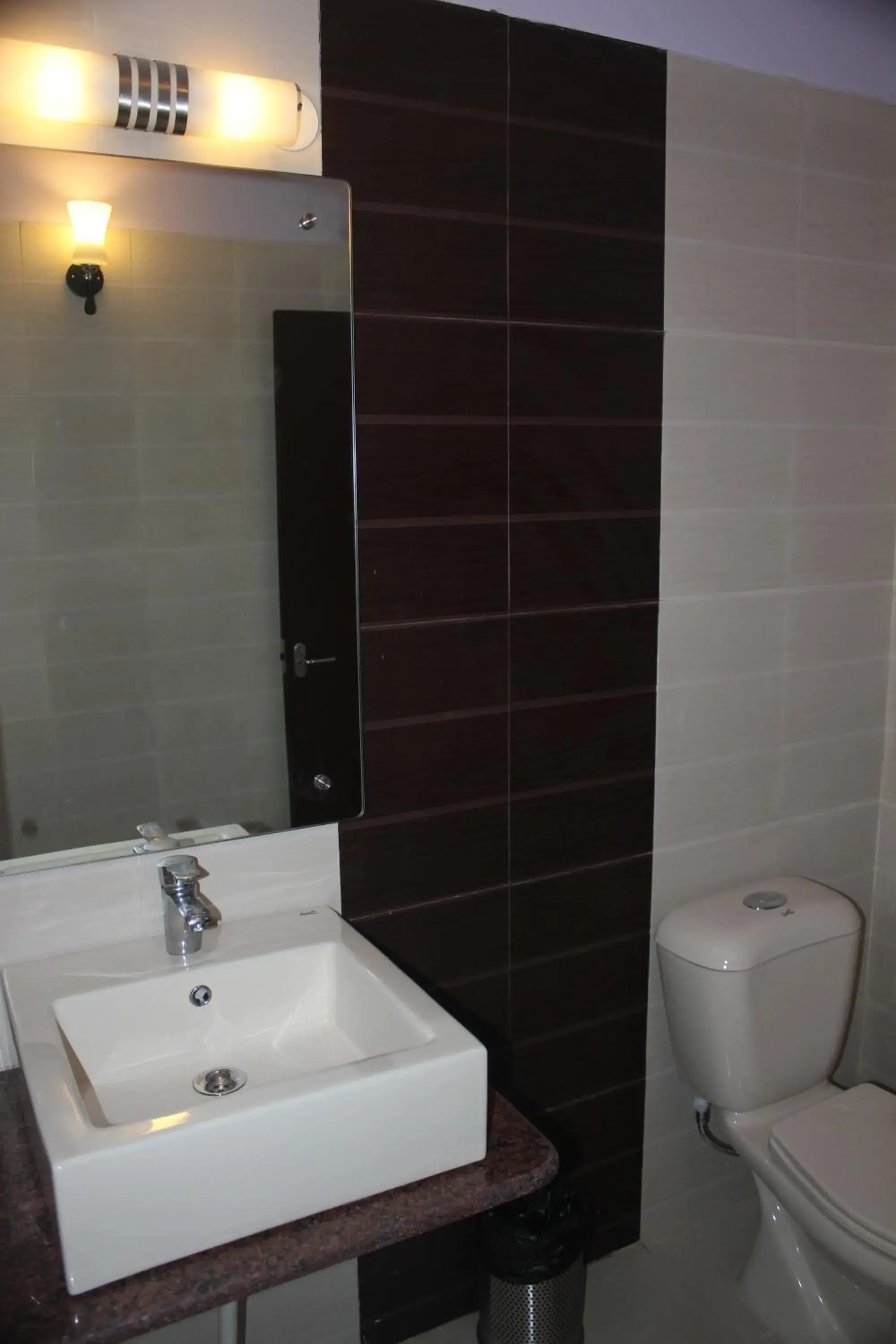 Bathroom in Hotel Savi Regency