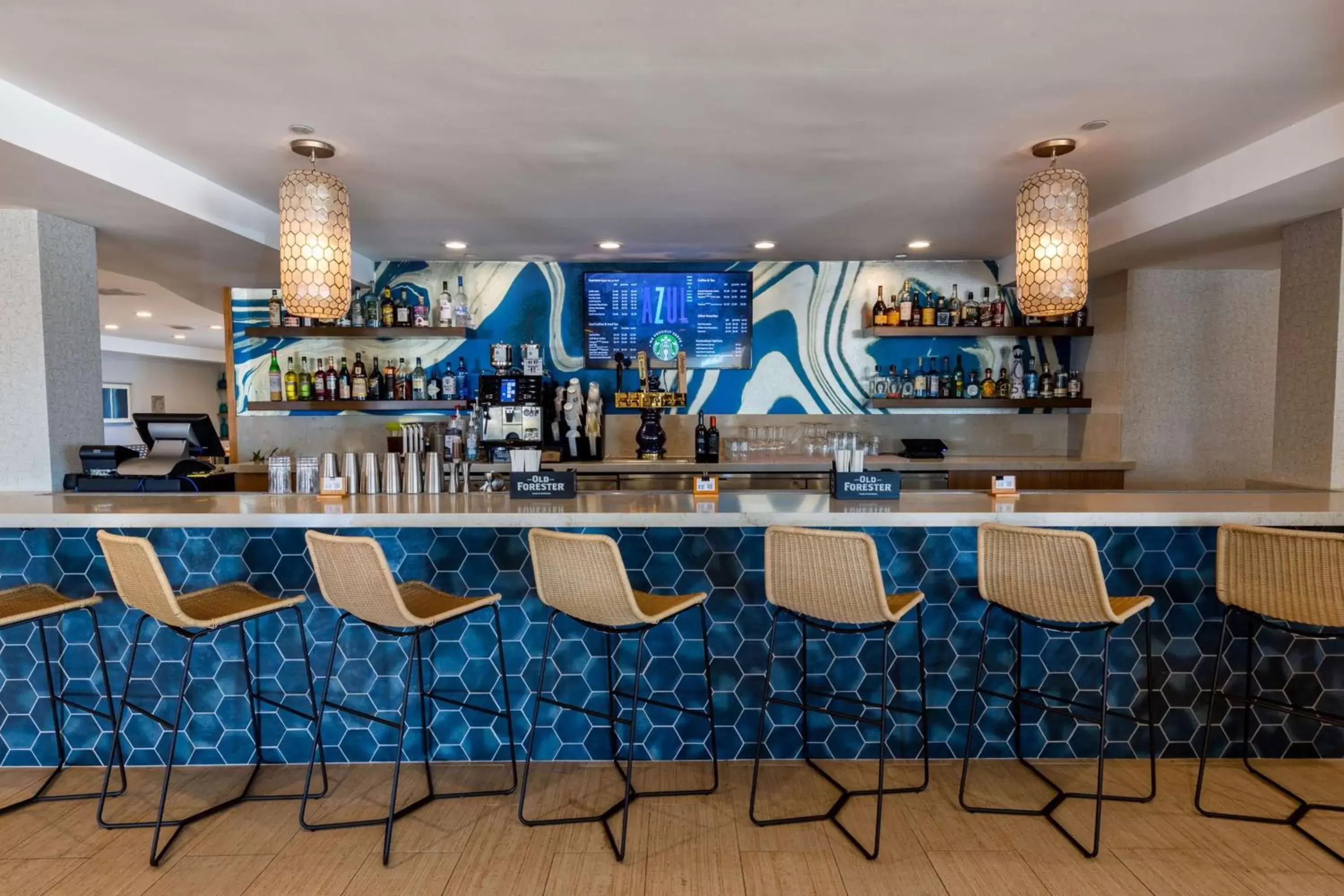 Restaurant/places to eat, Lounge/Bar in Redondo Beach Hotel, Tapestry Collection by Hilton