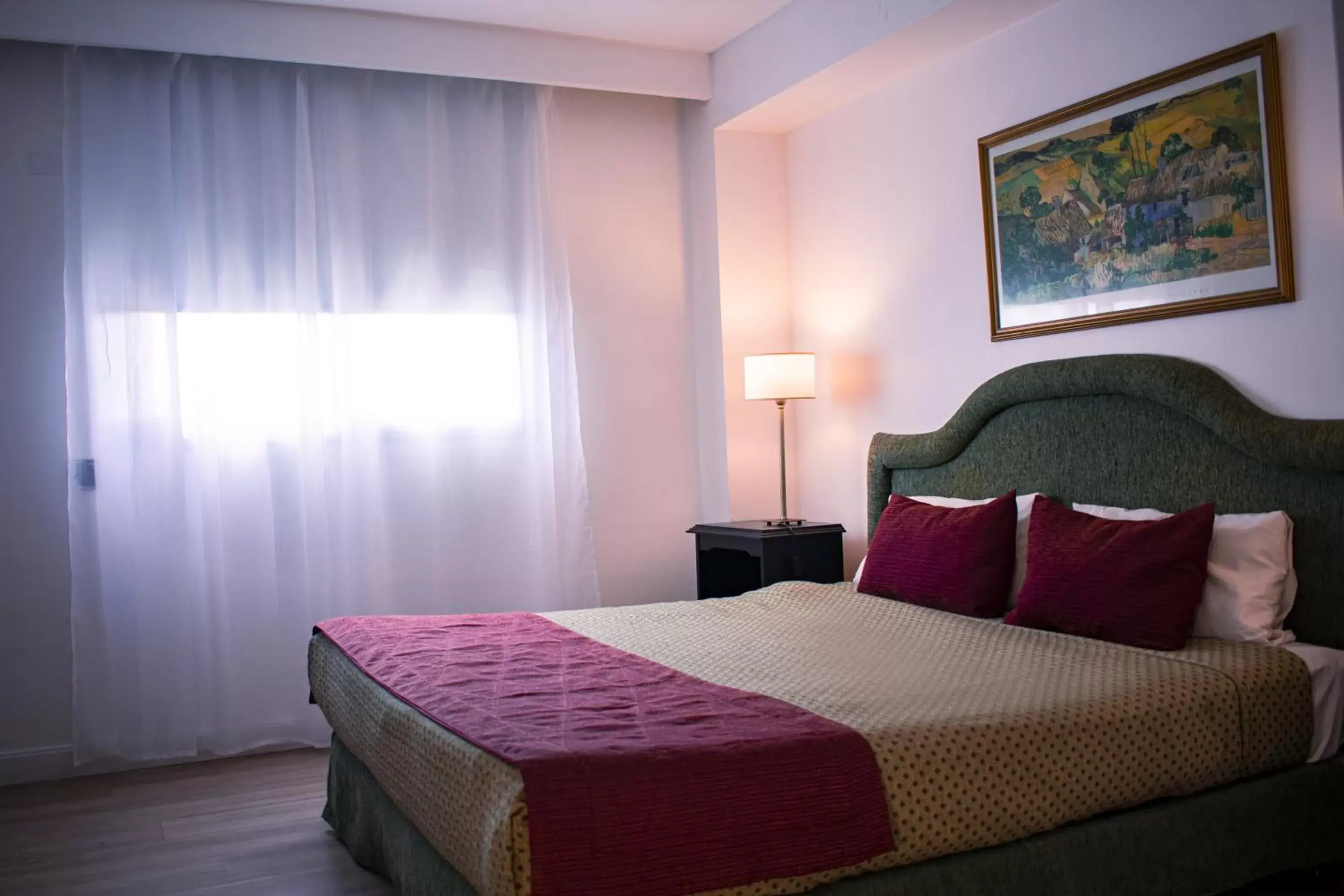 Bedroom, Bed in Gran Hotel Buenos Aires