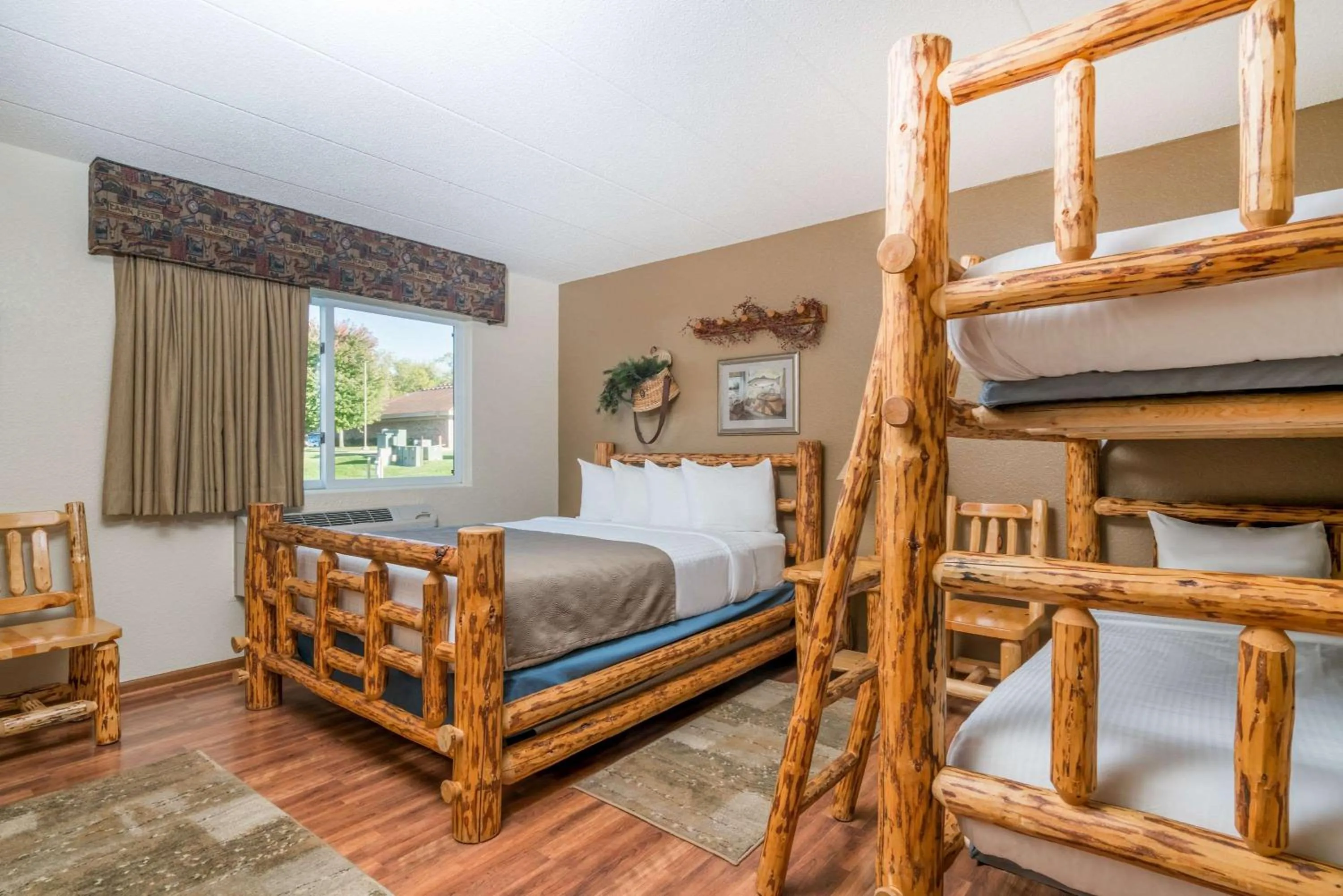 Photo of the whole room, Bed in Baymont by Wyndham Owatonna