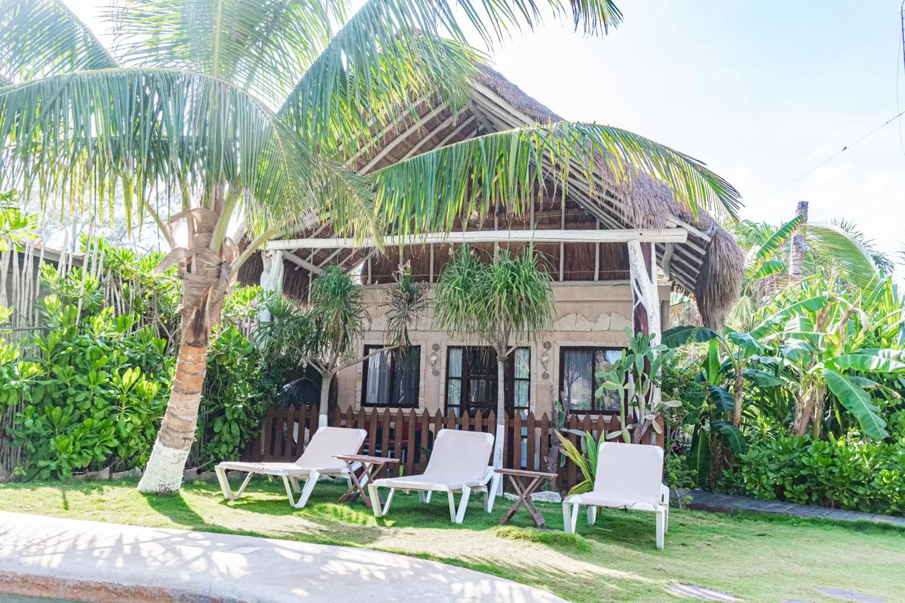 Facade/entrance, Property Building in Villa Las Estrellas Tulum - located at the party zone