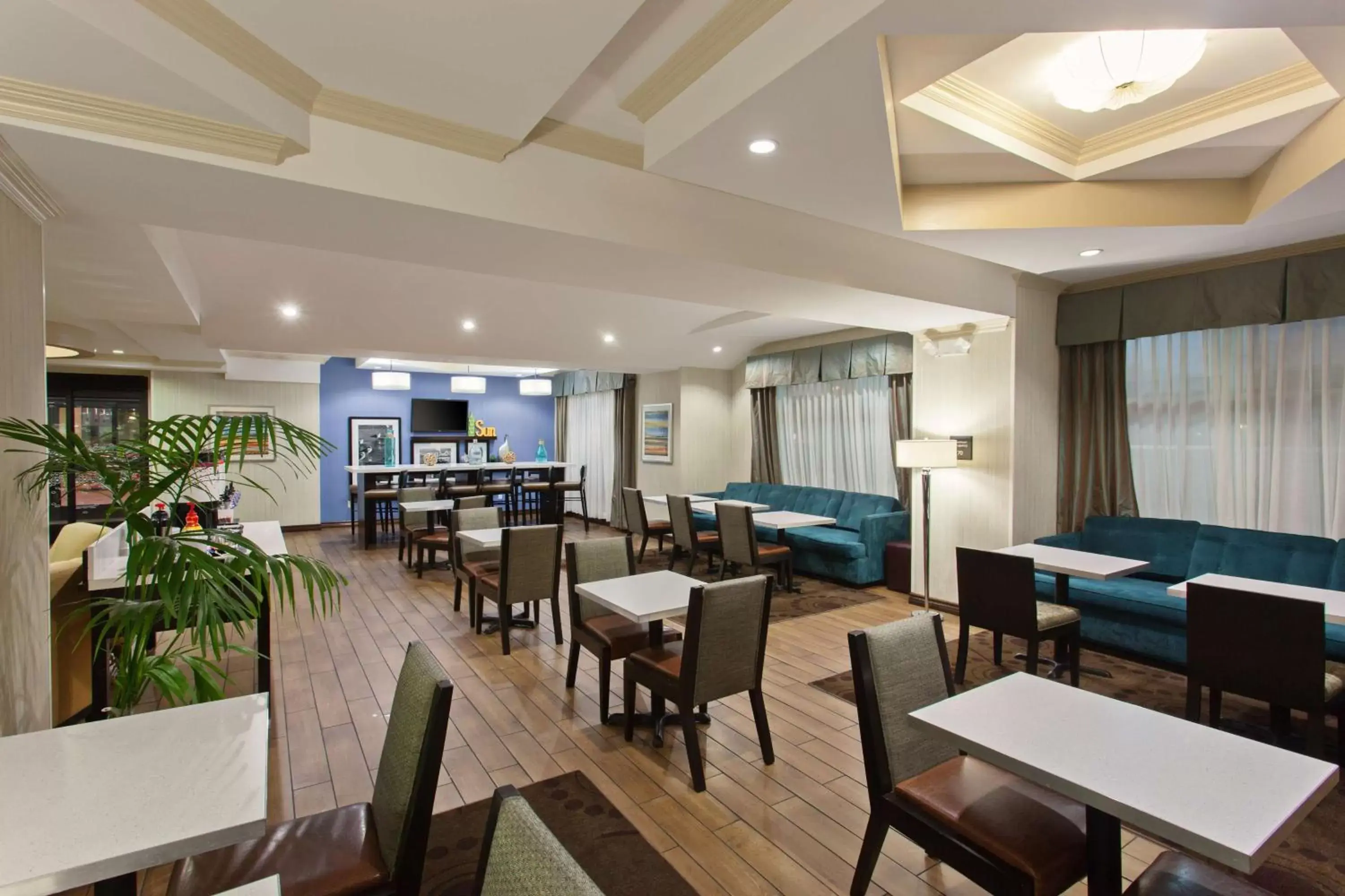 Lobby or reception, Restaurant/Places to Eat in Hampton Inn Los Angeles Int'l Airport/Hawthorne