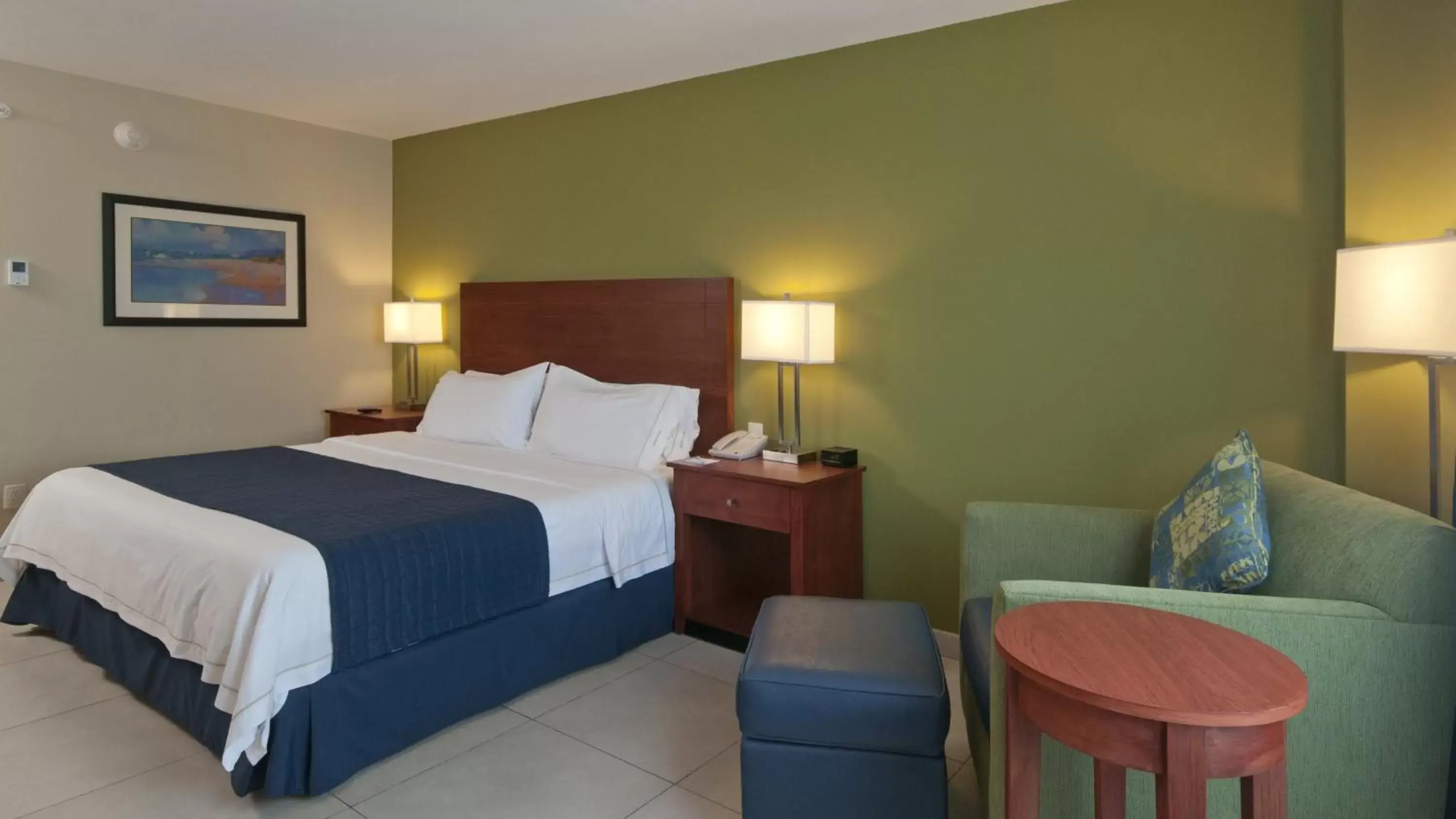 Photo of the whole room, Bed in Holiday Inn Express Veracruz Boca del Rio, an IHG Hotel