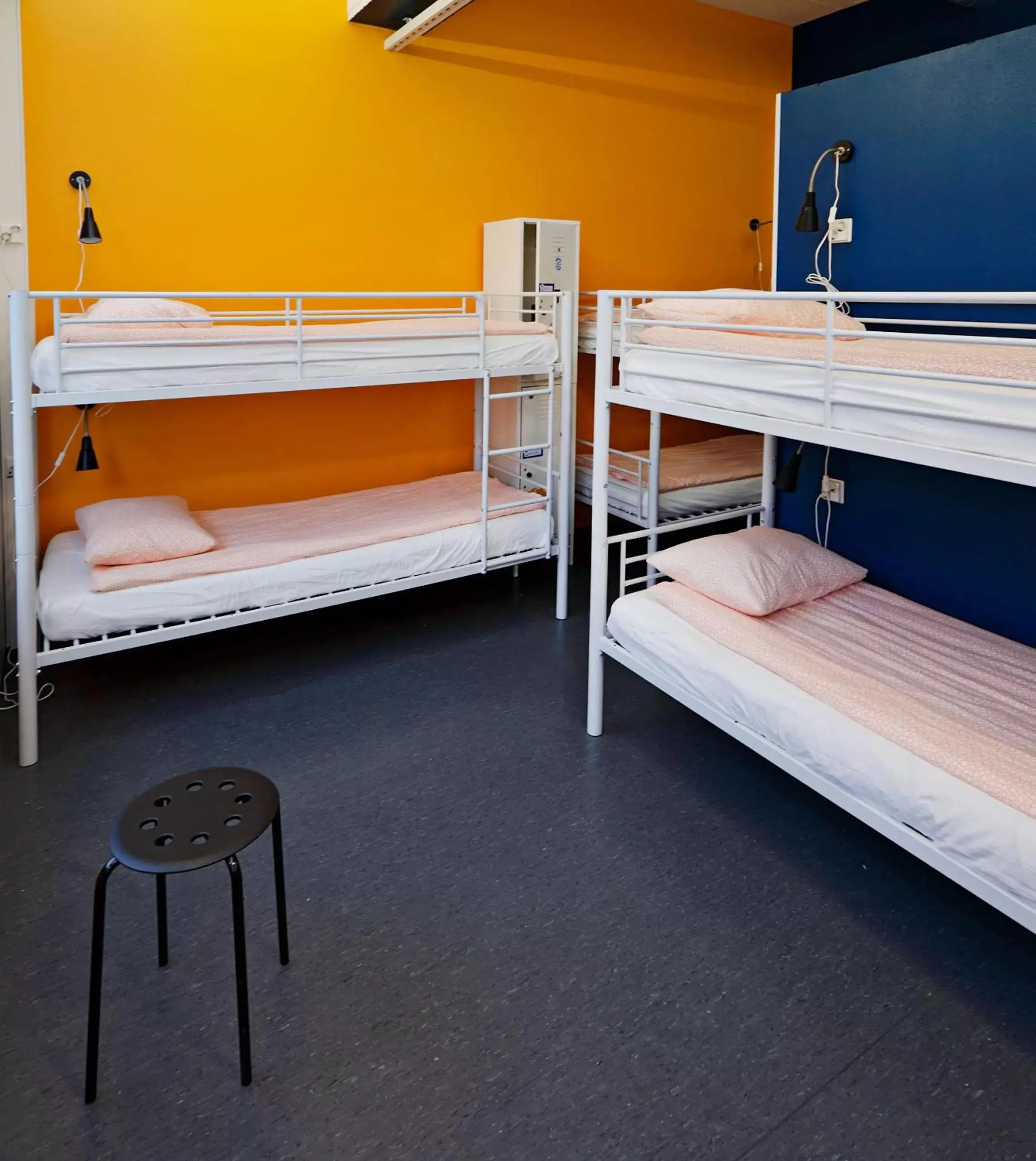 bunk bed in CheapSleep Hostel Helsinki