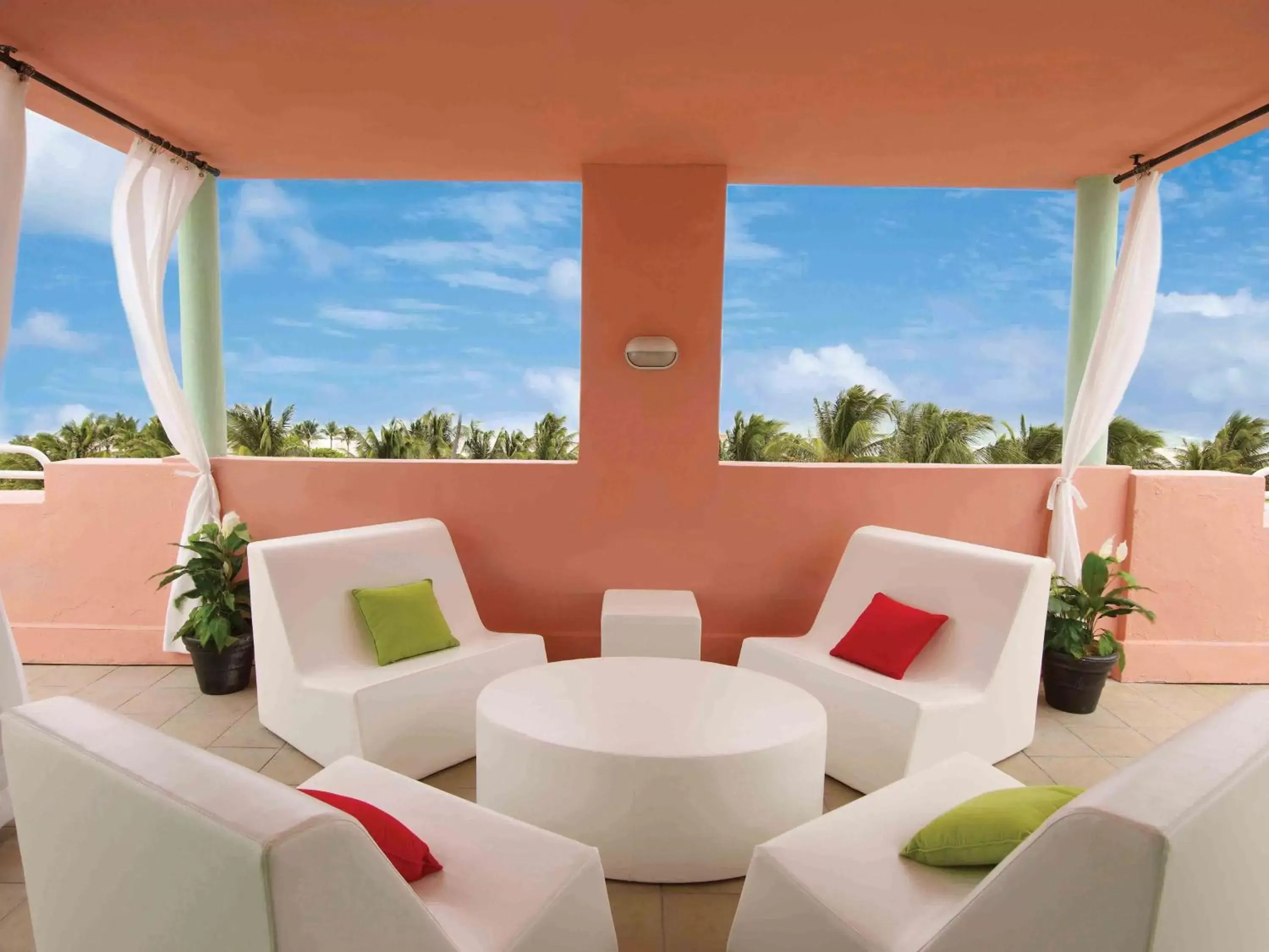 Patio in Hilton Vacation Club Crescent on South Beach Miami