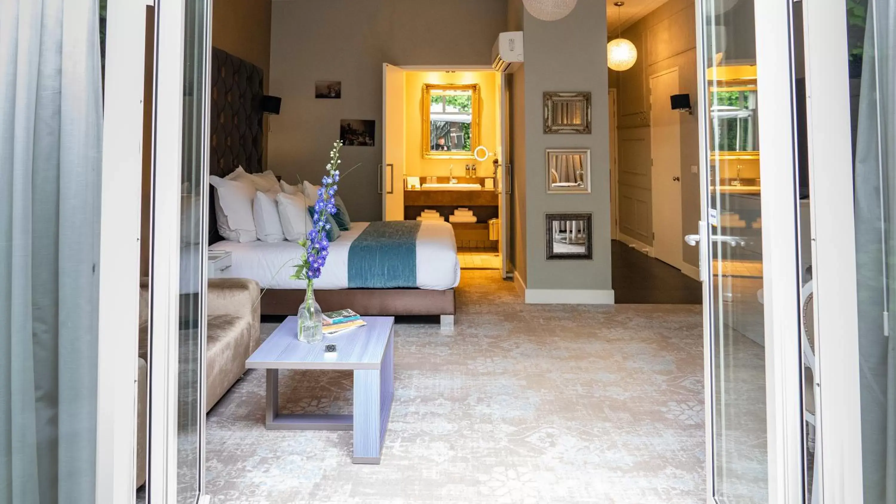 Living room in Luxury Suites Amsterdam