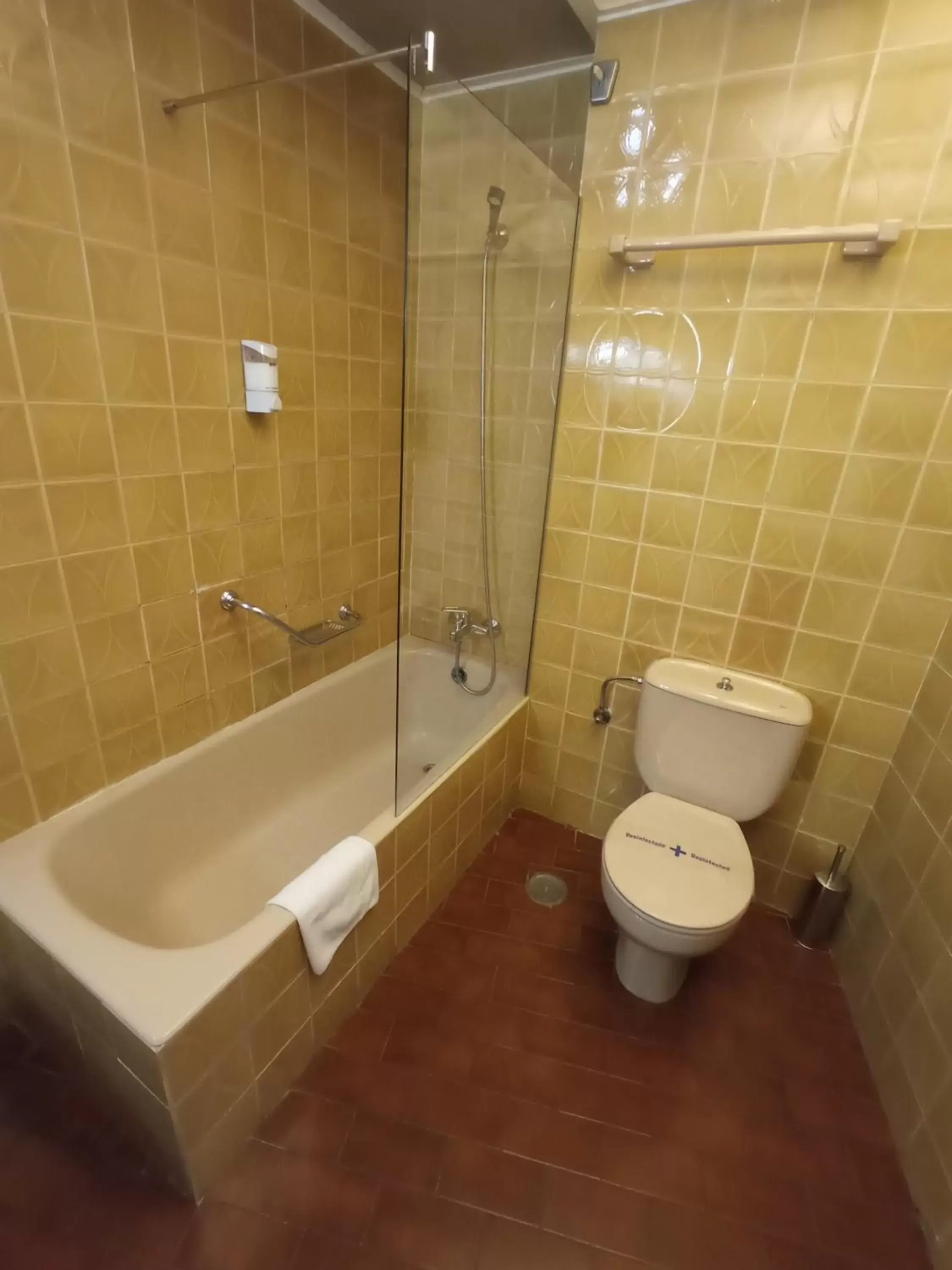 Bathroom in Hotel ELE Acueducto