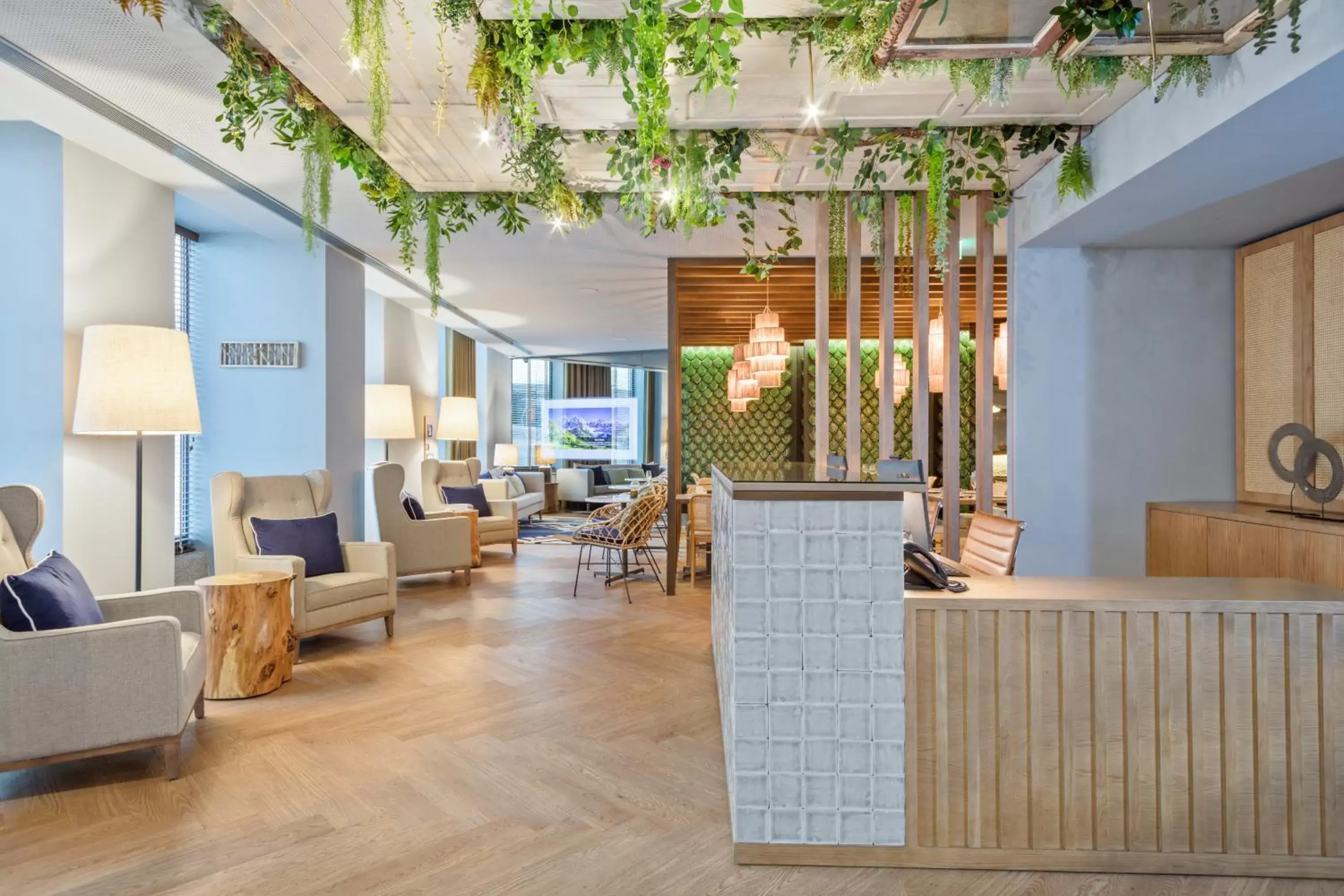 Lobby or reception in Pur Oporto Boutique Hotel by actahotels