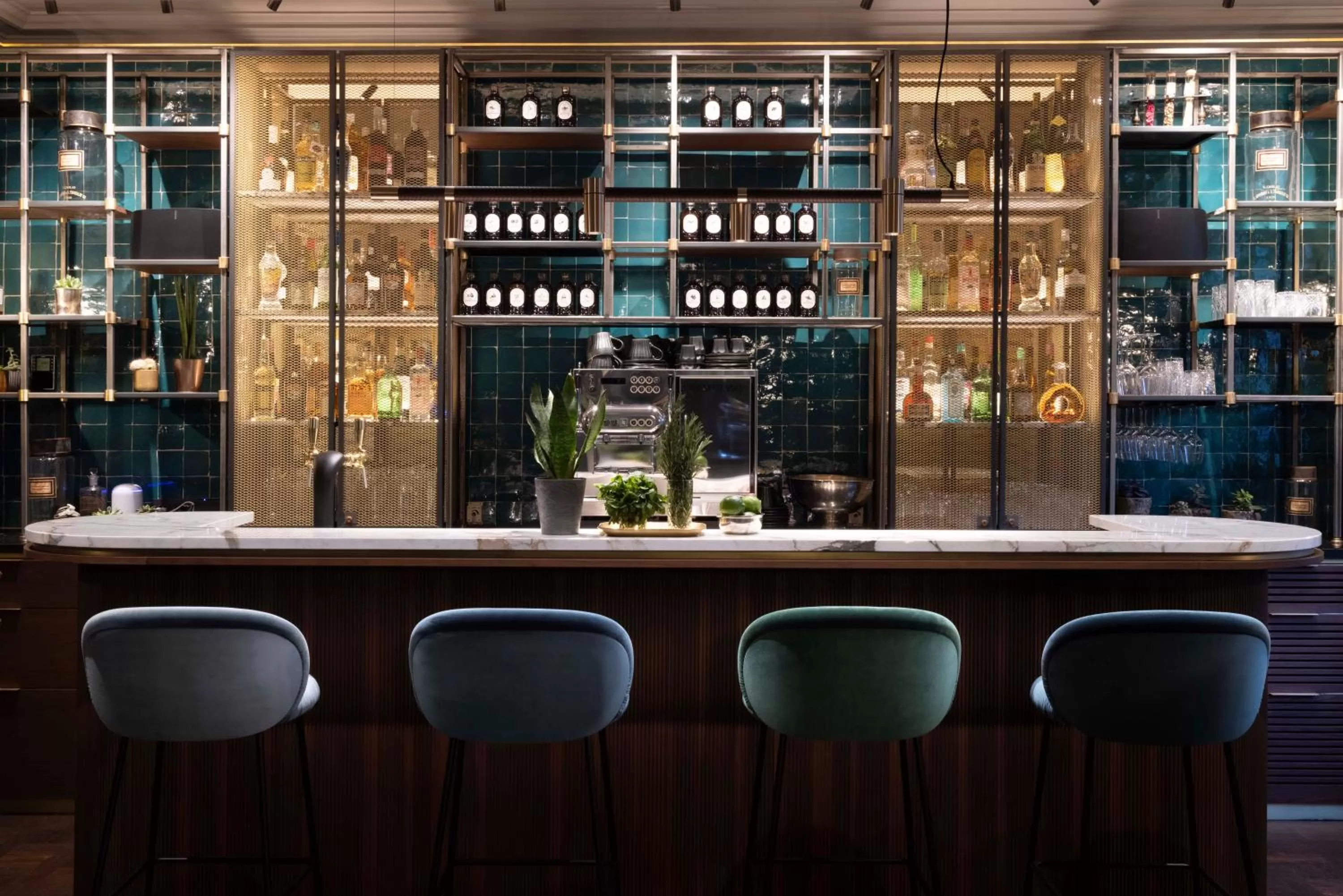 Restaurant/places to eat in Victoria Palace Hotel