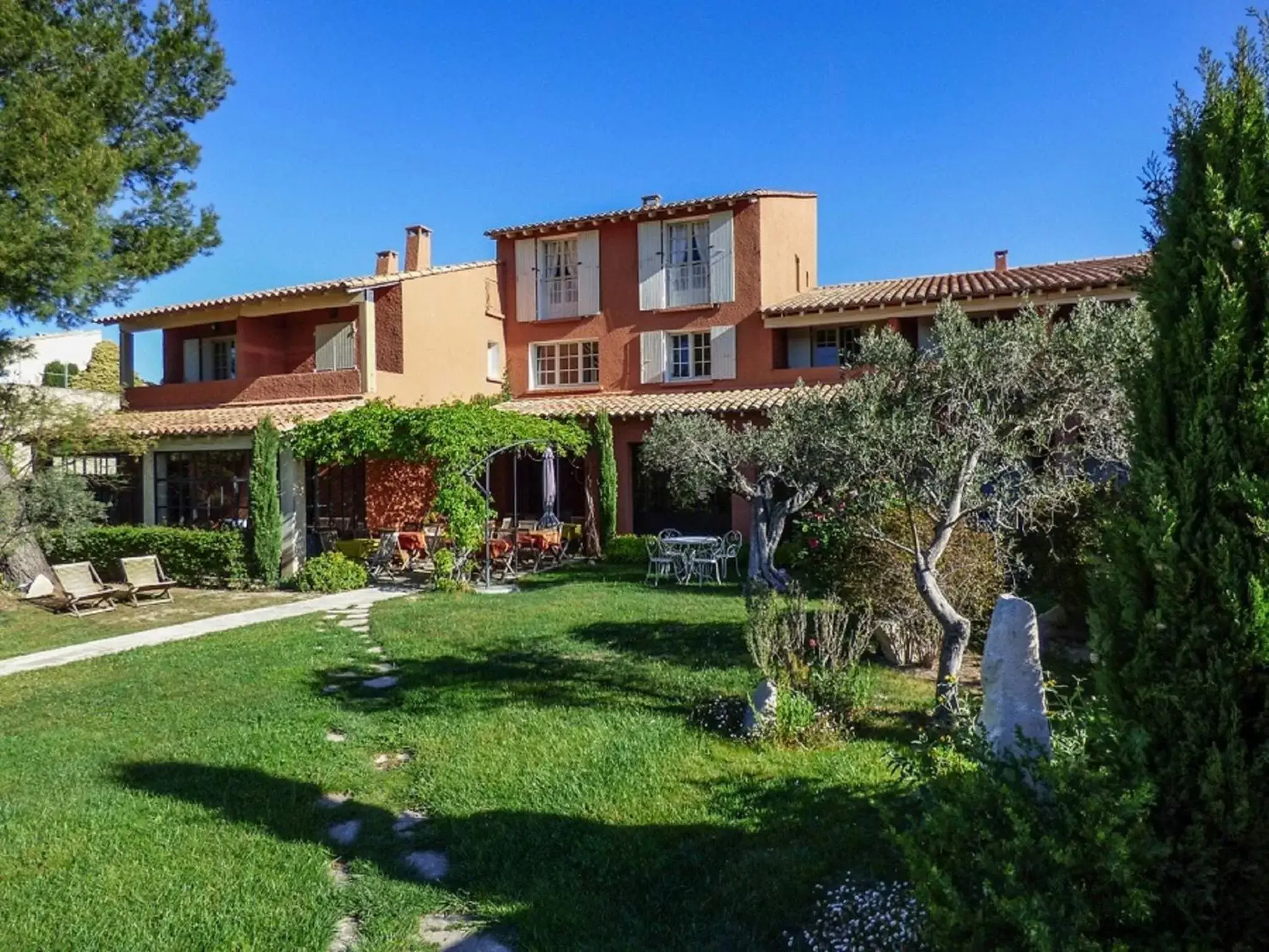 Garden, Property Building in Castillon Des Baux