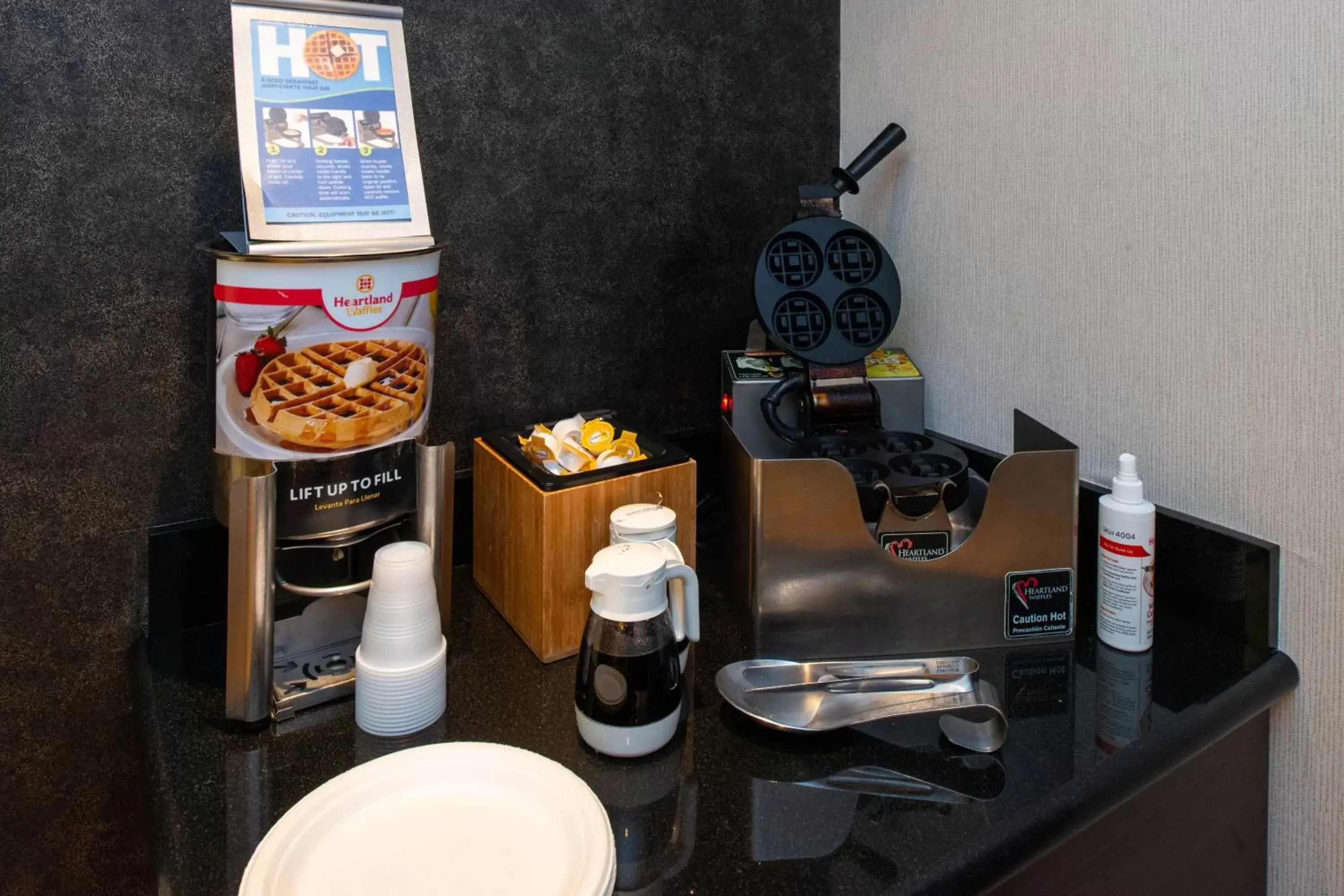 Breakfast in Fairfield Inn & Suites by Marriott Cedar Rapids