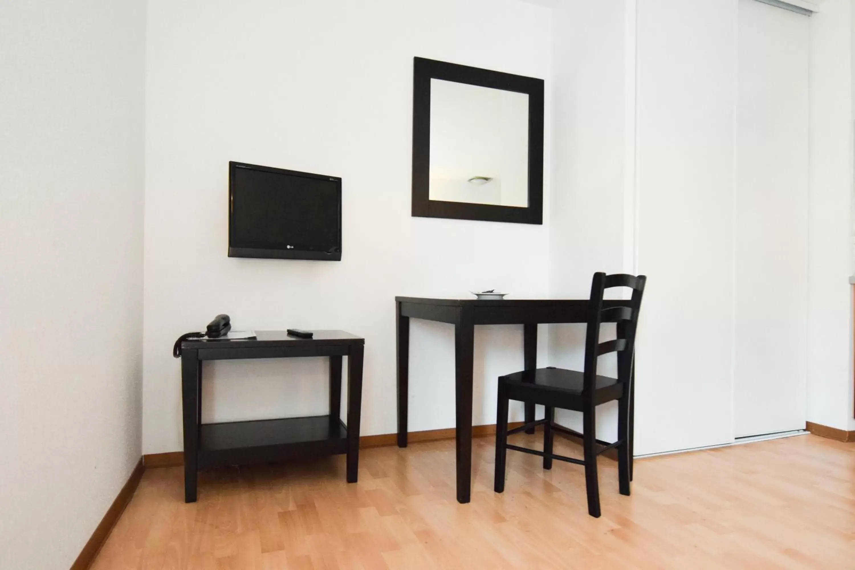 Seating area, TV/Entertainment Center in Residhotel Mulhouse Centre