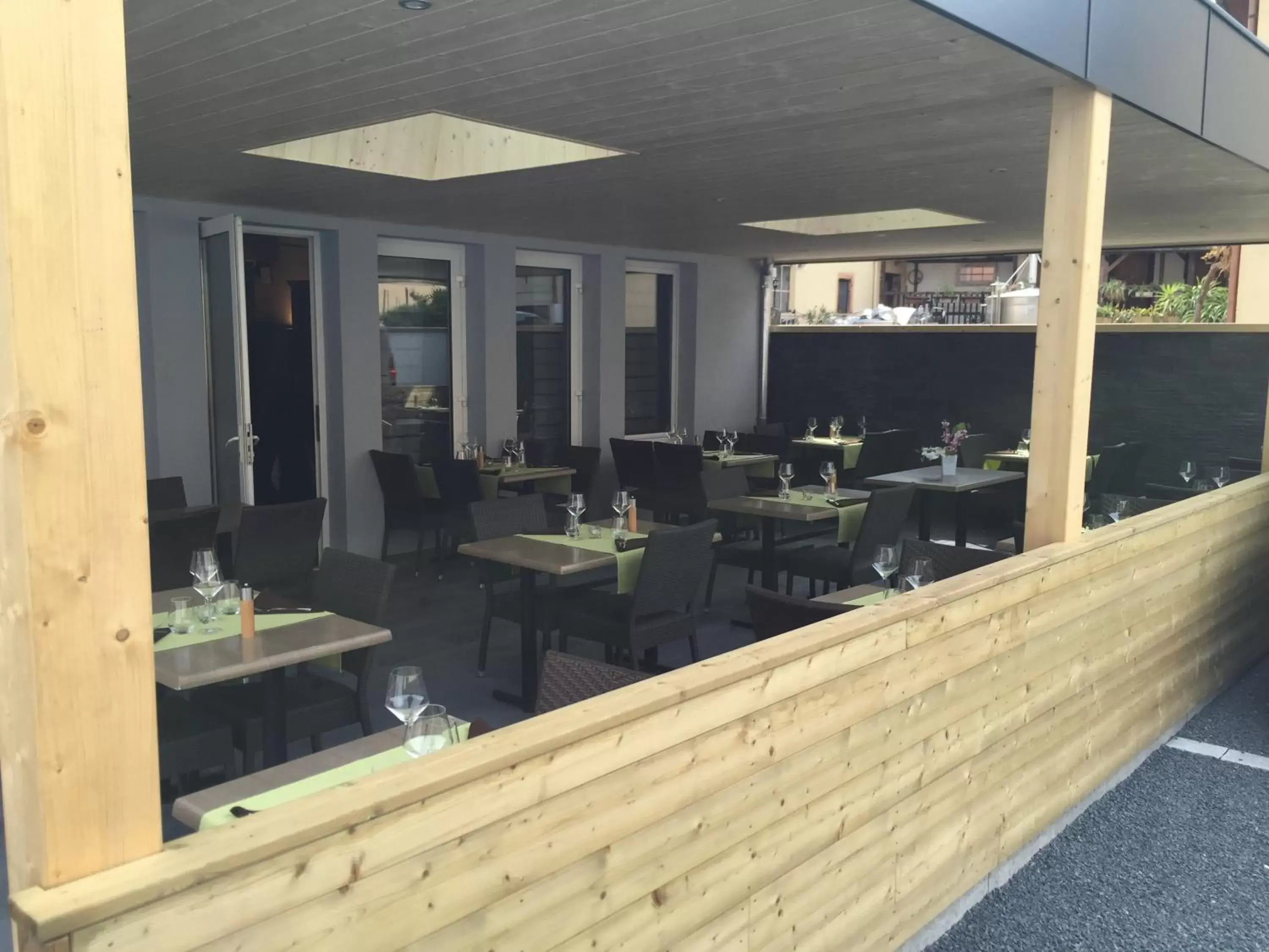 Patio, Restaurant/Places to Eat in Hotel Colmar Vignes Eguisheim