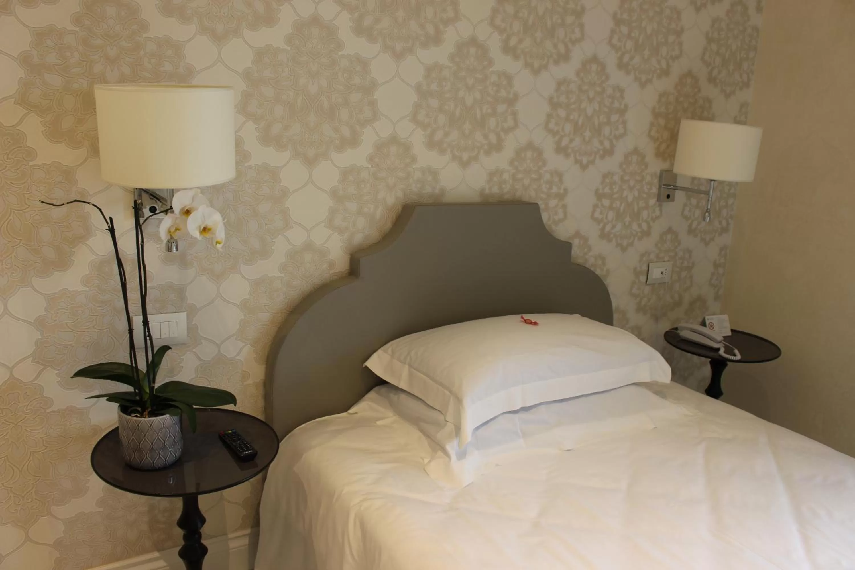 Bed in Altavilla Boutique Hotel