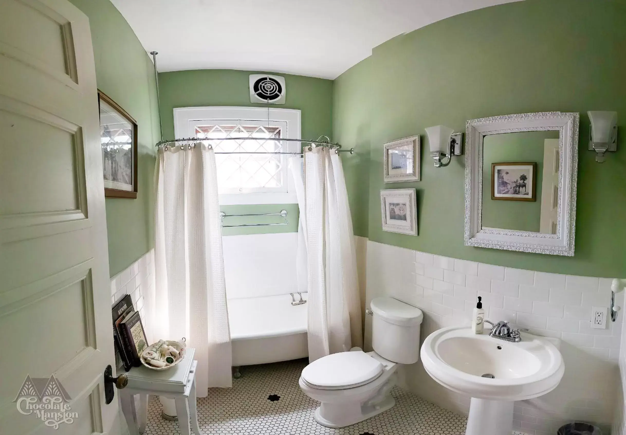 Shower, Bathroom in Chocolate Mansion