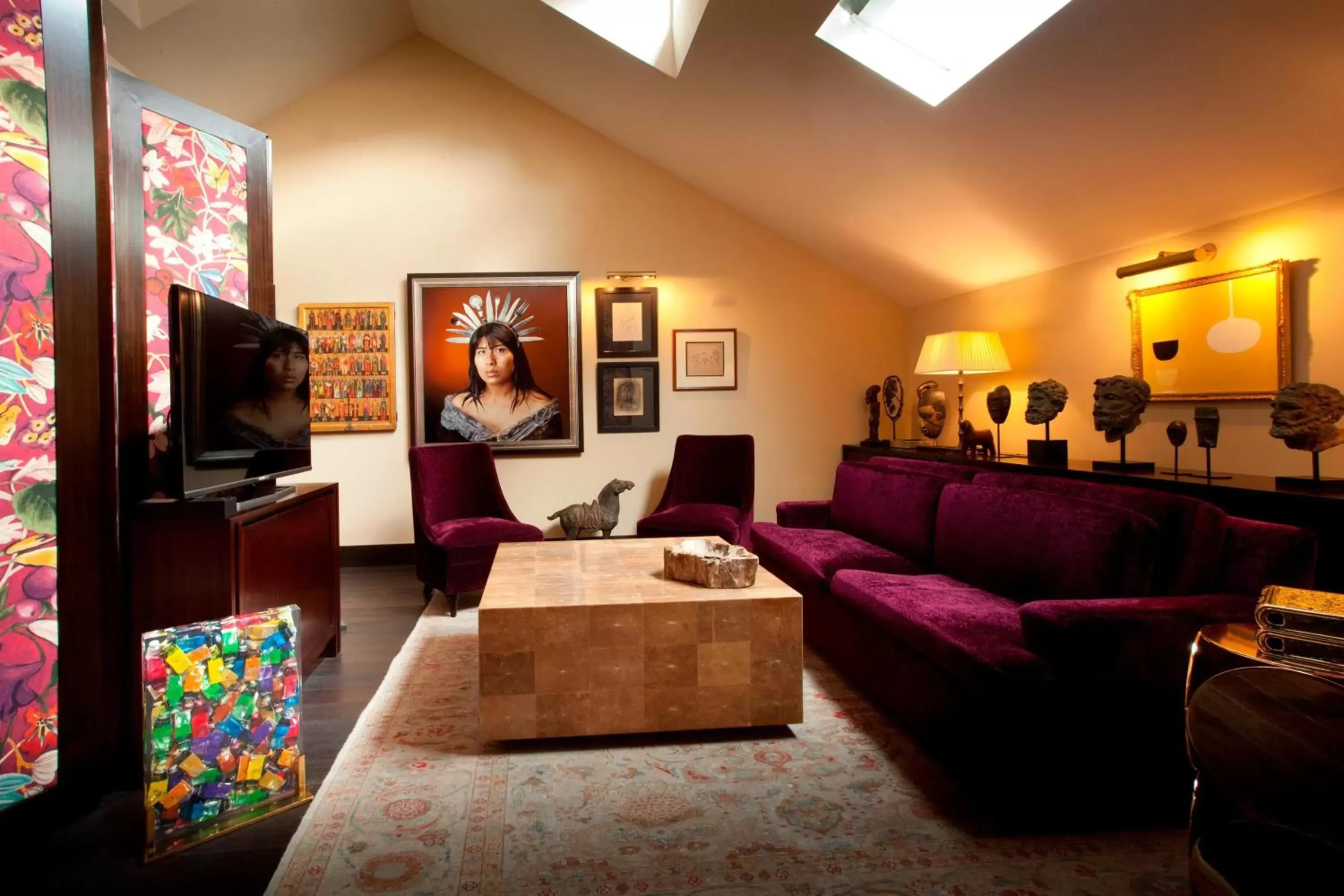 Living room in The Vagabond Club, a Tribute Portfolio Hotel Singapore Living room in The Vagabond Club, a Tribute Portfolio Hotel Singapore