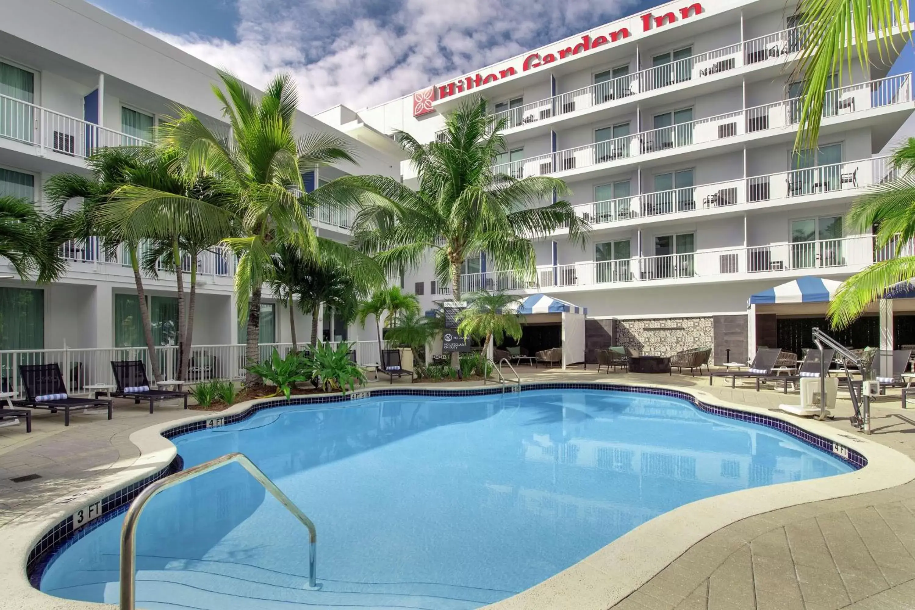 Pool view, Swimming Pool in Hilton Garden Inn Miami Brickell South