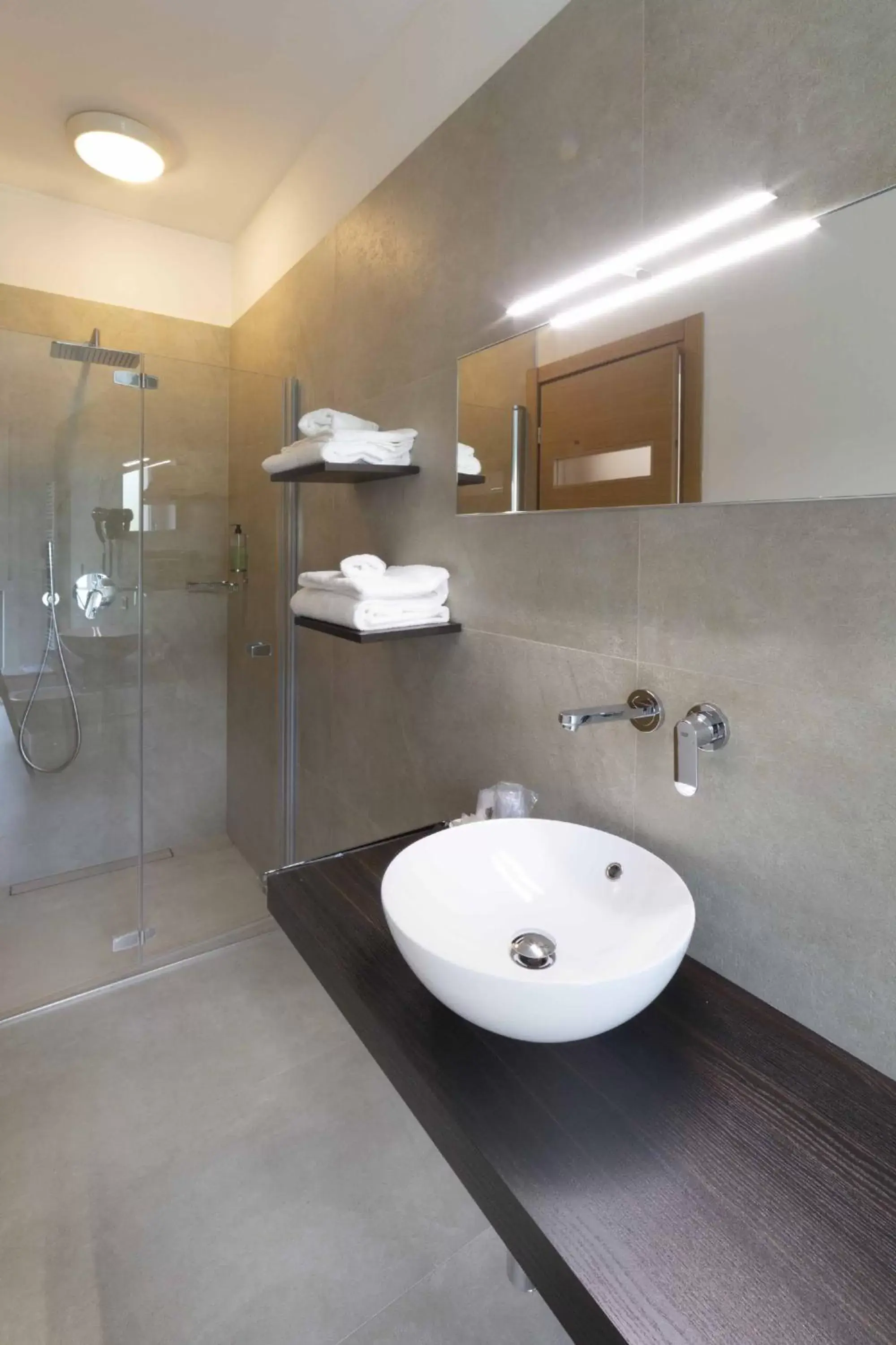 Shower, Bathroom in Hotel Alla Corte SPA & Wellness Relax