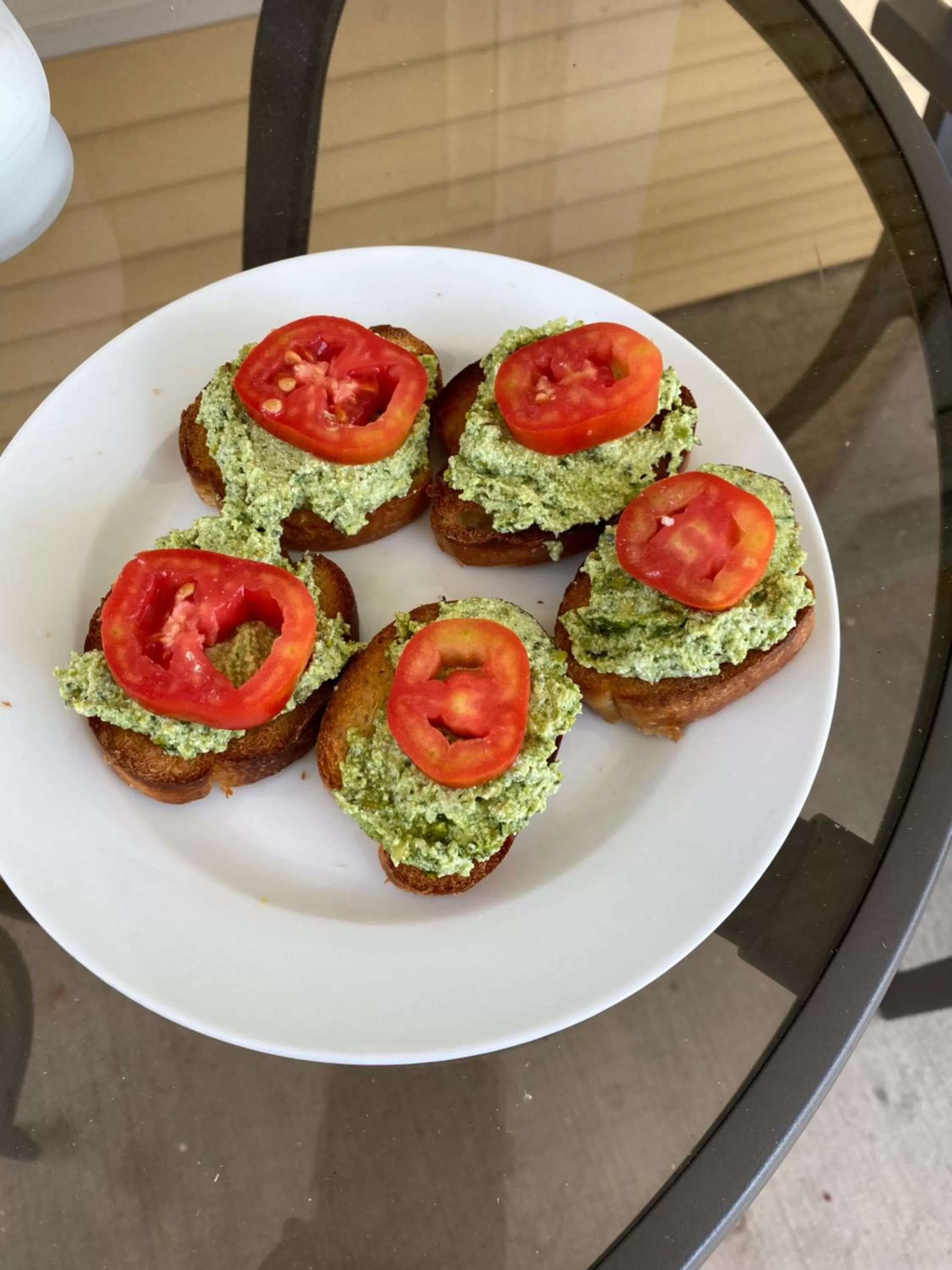 Food and drinks in Inn On The River