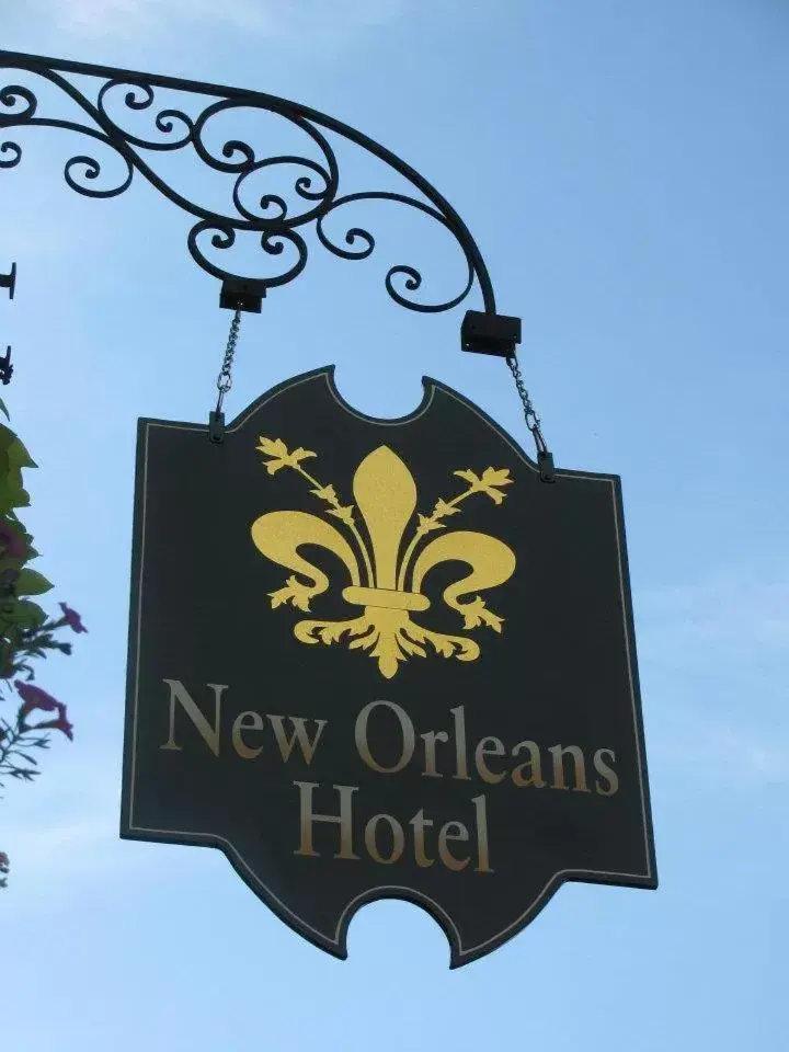 Property Logo/Sign in New Orleans Hotel Eureka Springs