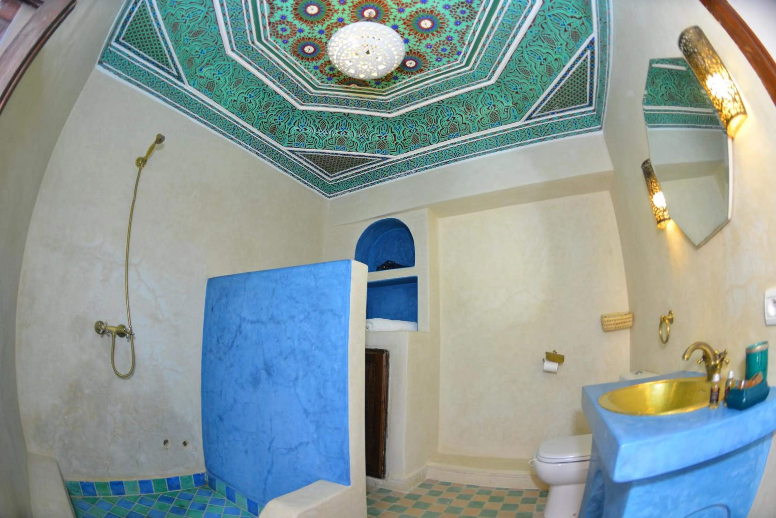 Bathroom in Riad Hidden