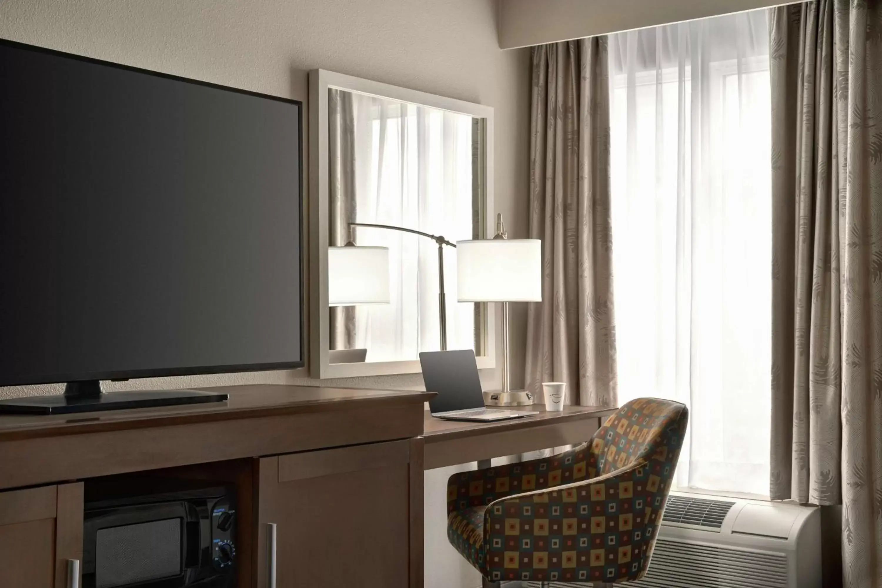 Bedroom in Hampton Inn New Orleans/St.Charles Ave Bedroom in Hampton Inn New Orleans/St.Charles Ave