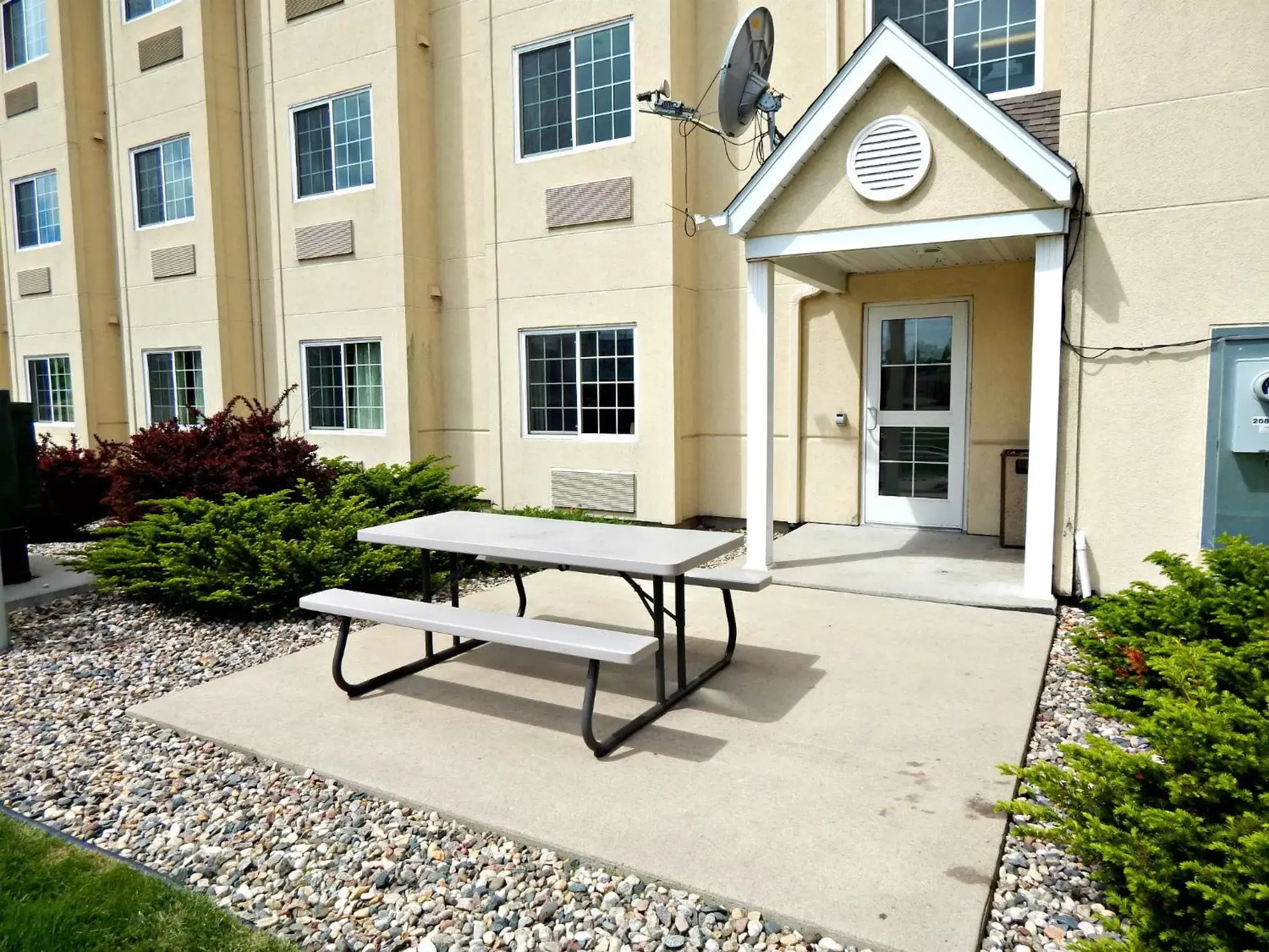 Patio in Microtel Inn & Suites by Wyndham Mankato