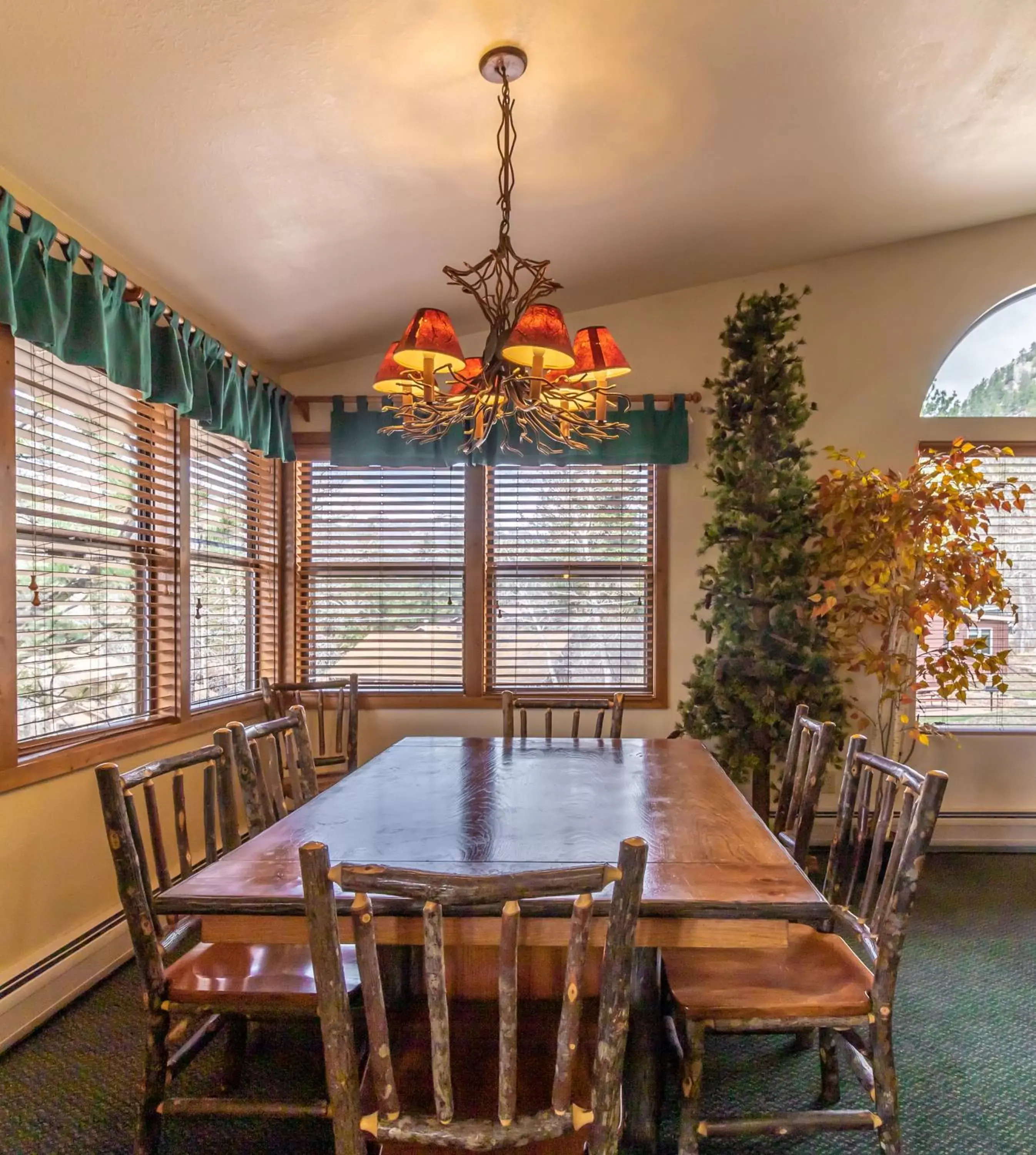 Dining Area in Wildwood Inn