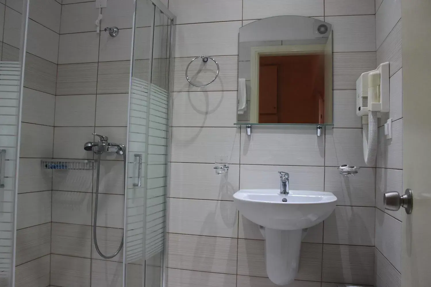Bathroom in Primavera Hotel