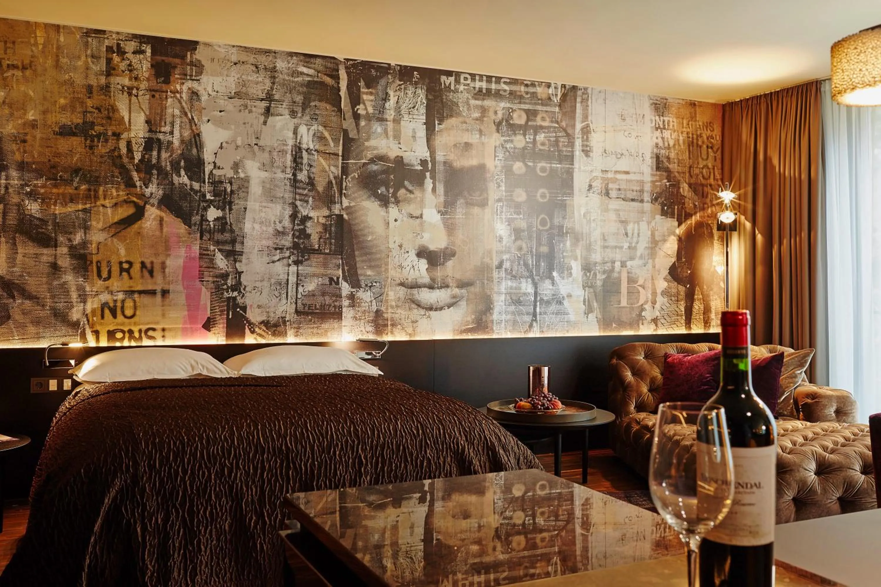 Decorative detail, Bed in Savoy Hotel