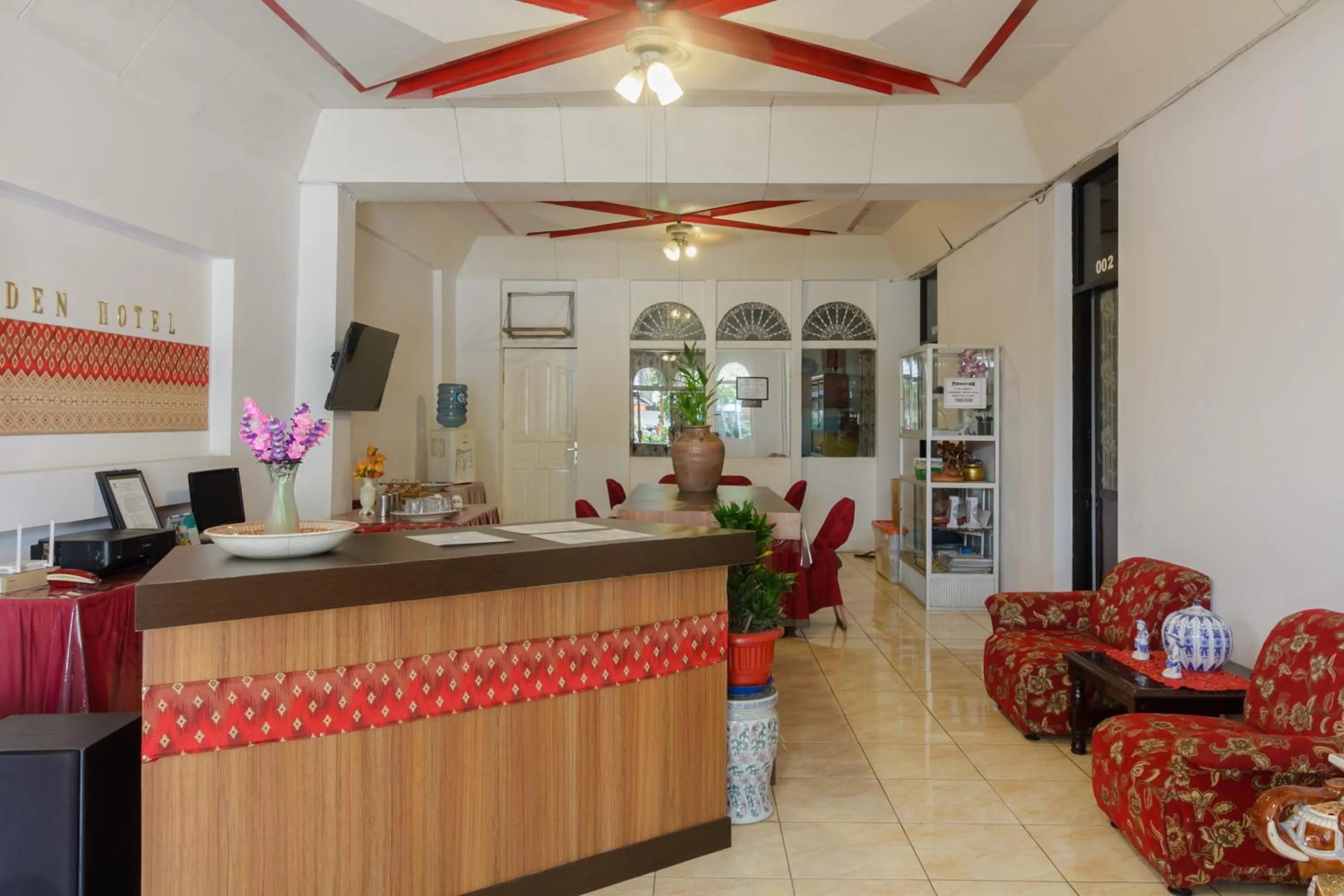 RedDoorz Syariah near Universitas Negeri Padang