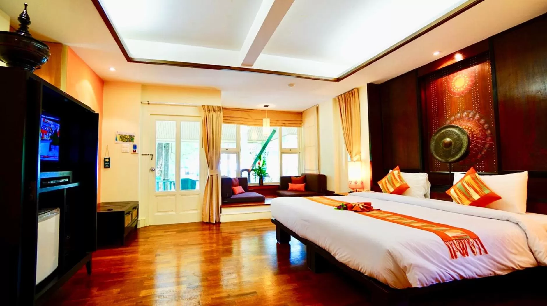 Bed in Baan Khaolak Beach Resort