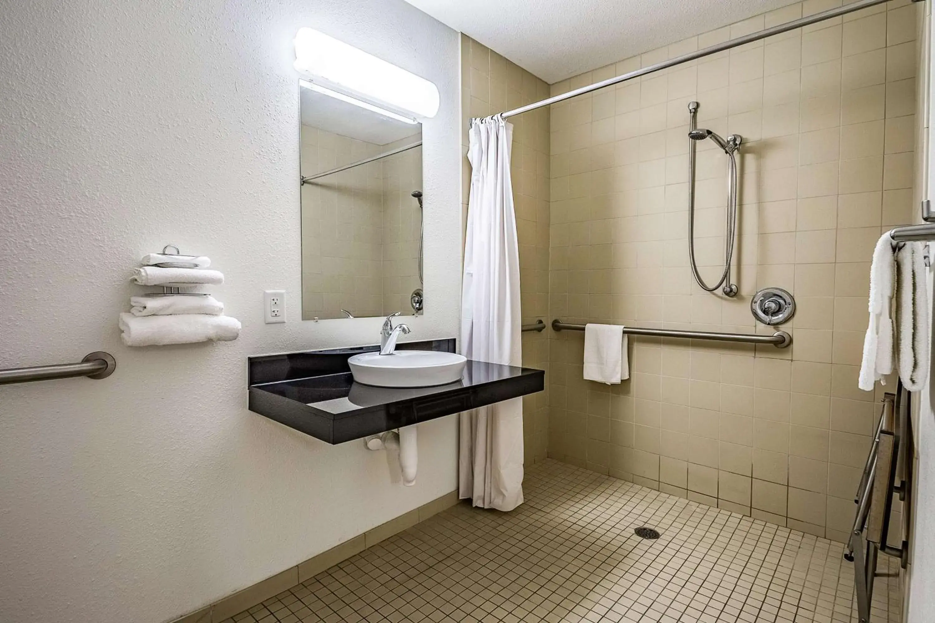 Bathroom in Motel 6-Salt Lake City, UT - West - Airport