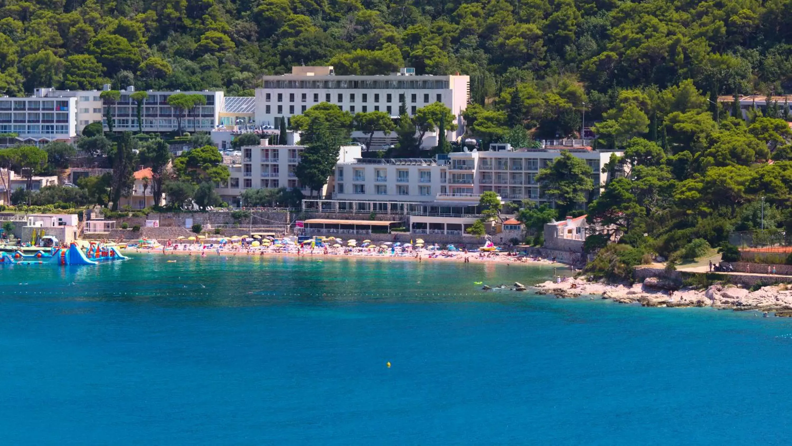 Property building, Bird's-eye View in Hotel Vis