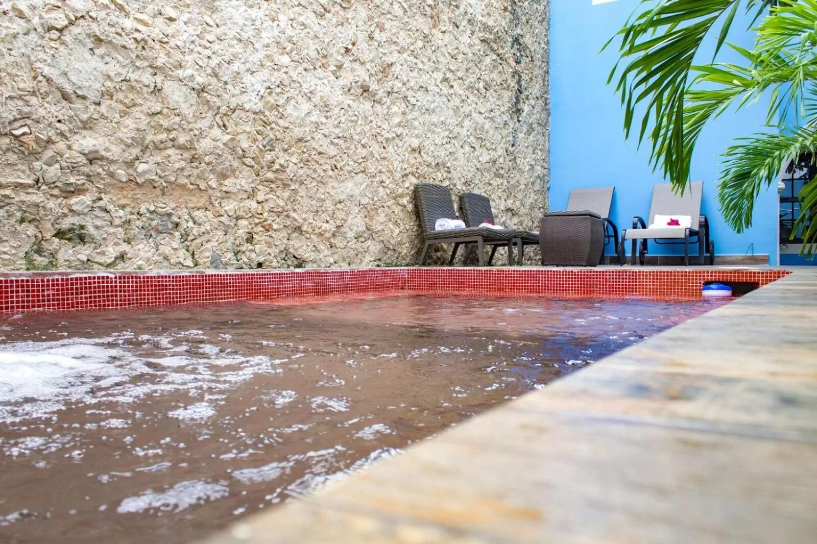 Swimming pool in Hotel Maculís
