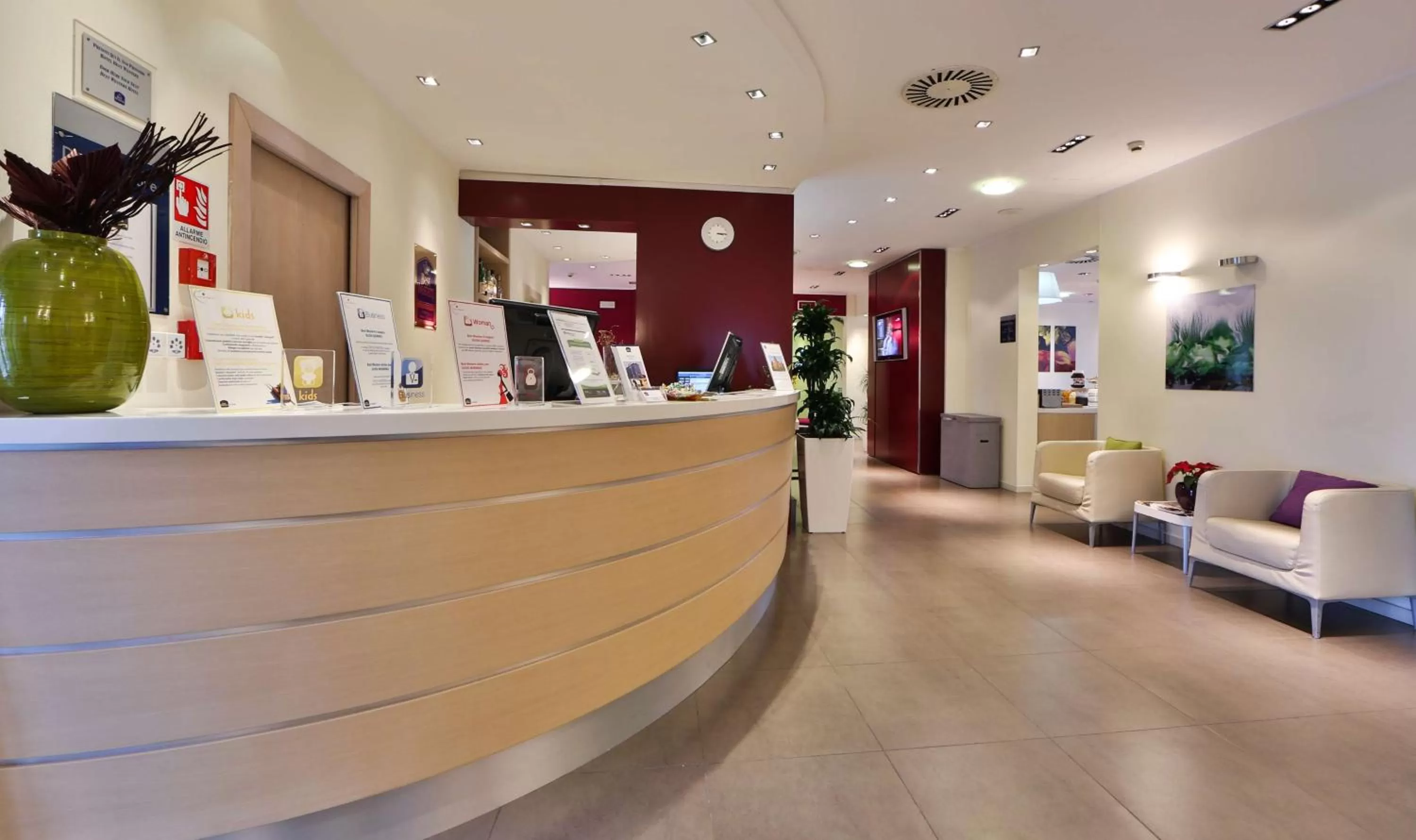 Lobby or reception in Best Western Palace Inn Hotel