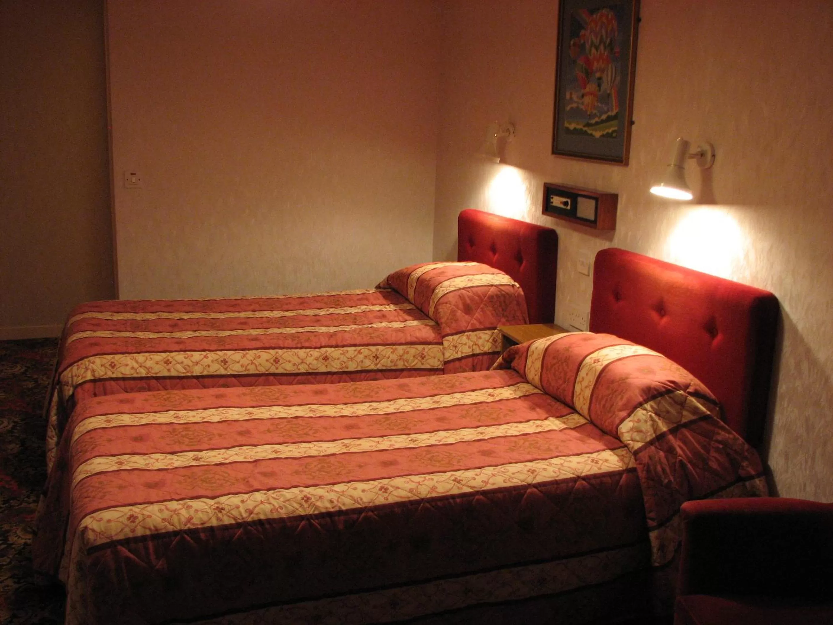 Bed in Lancaster Hotel