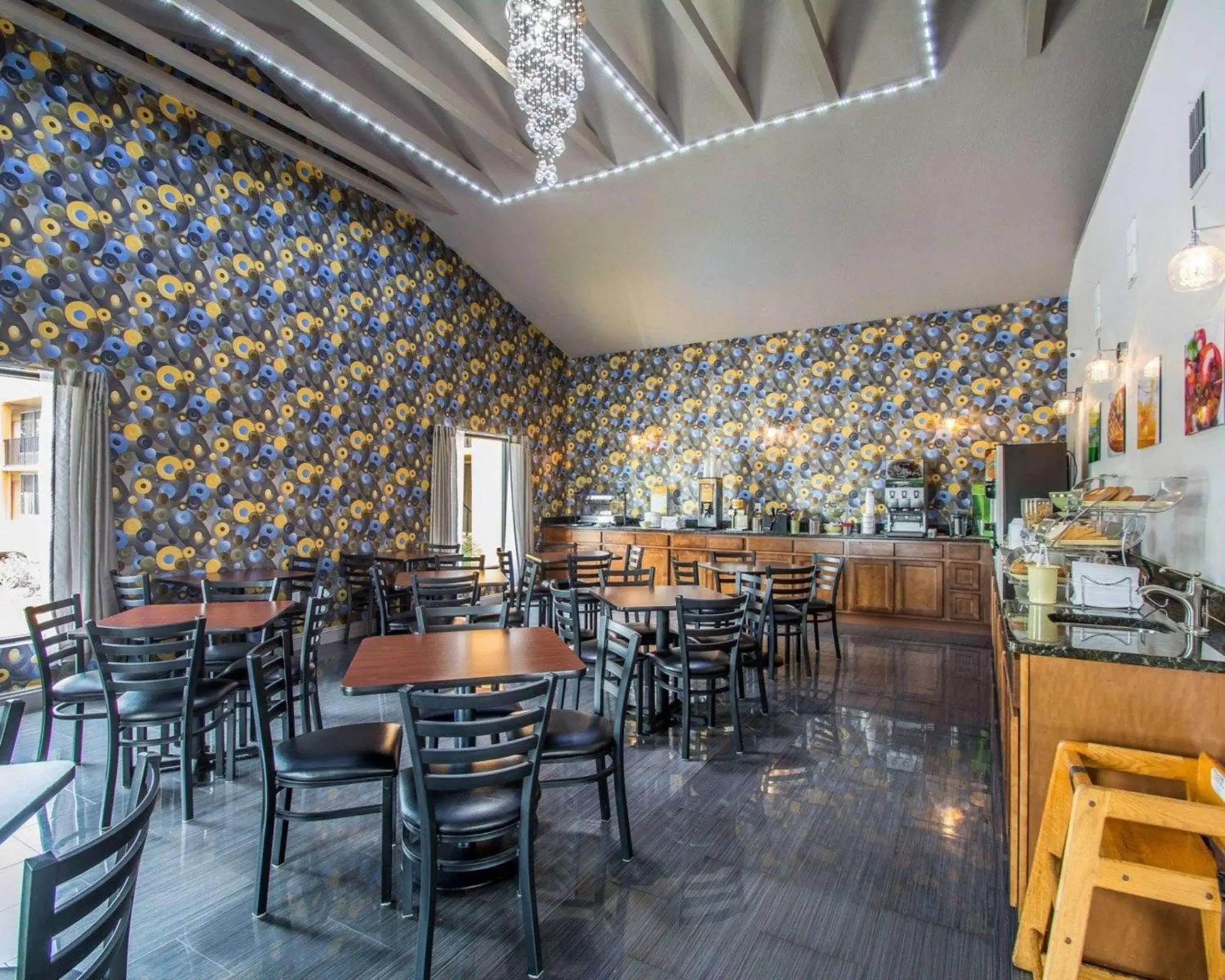 Restaurant/places to eat in Sunset Palm Hotel Restaurant/places to eat in Sunset Palm Hotel