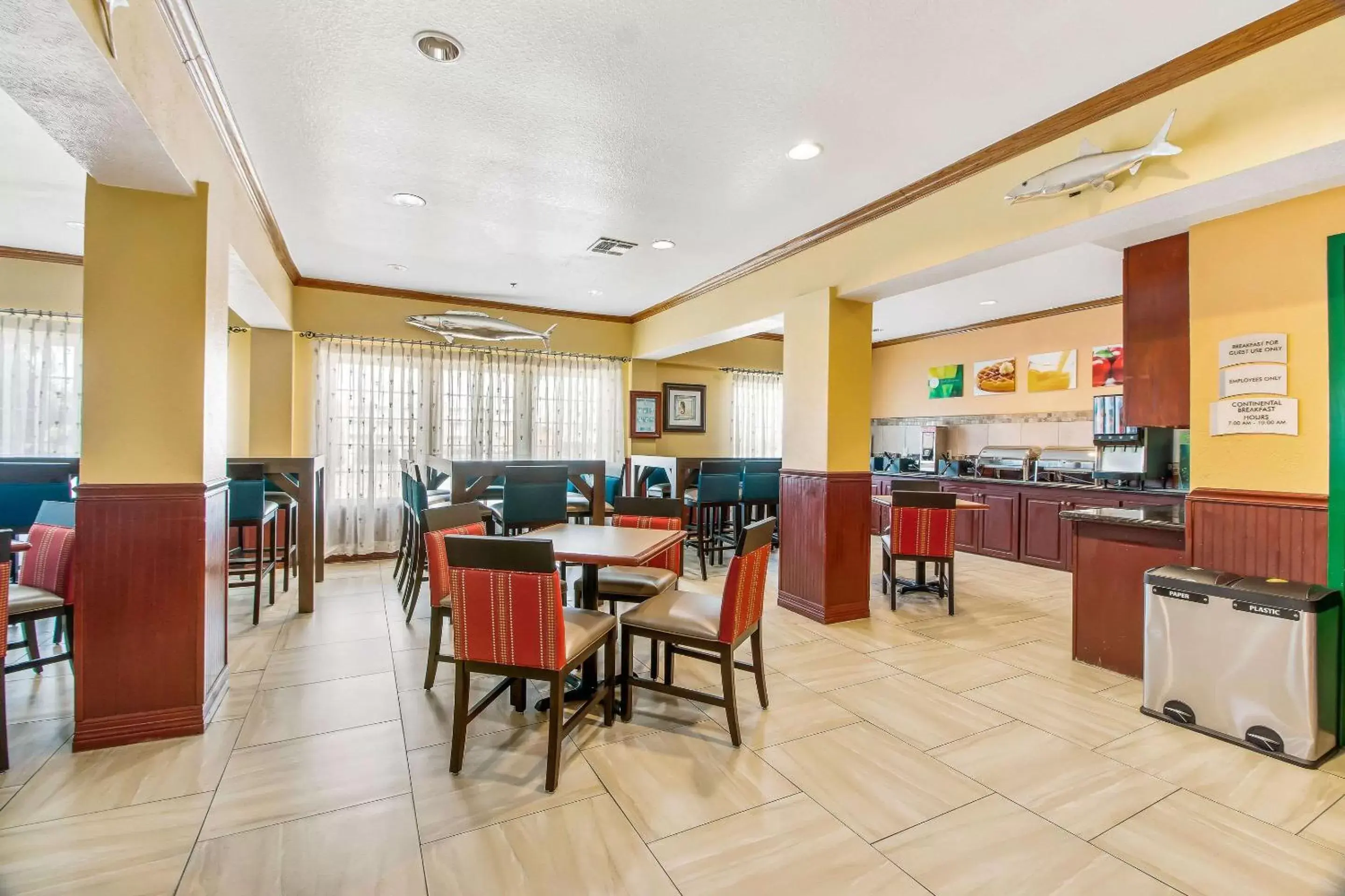 Restaurant/Places to Eat in Quality Inn & Suites Beachfront