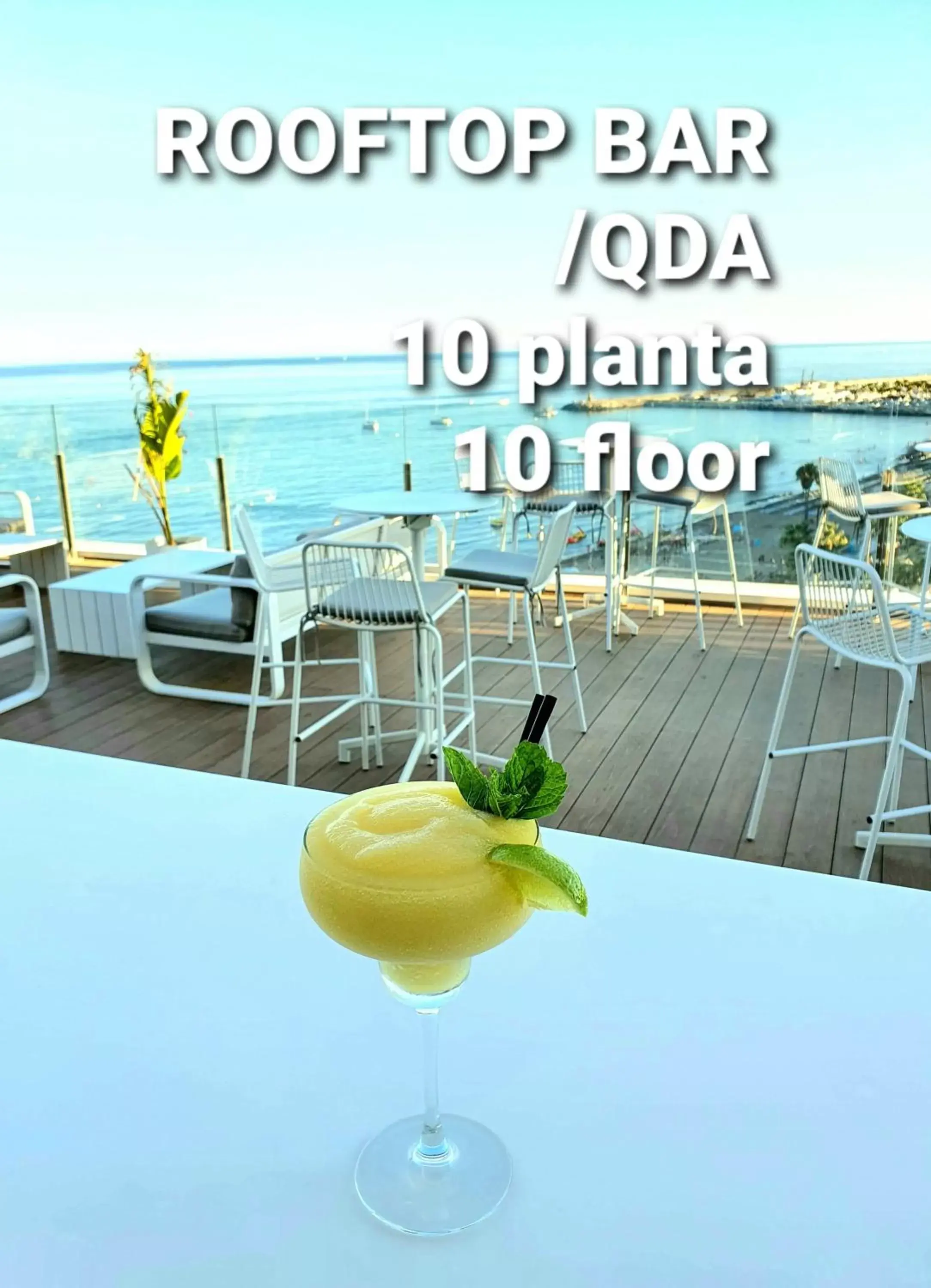 Lounge or bar in La Barracuda