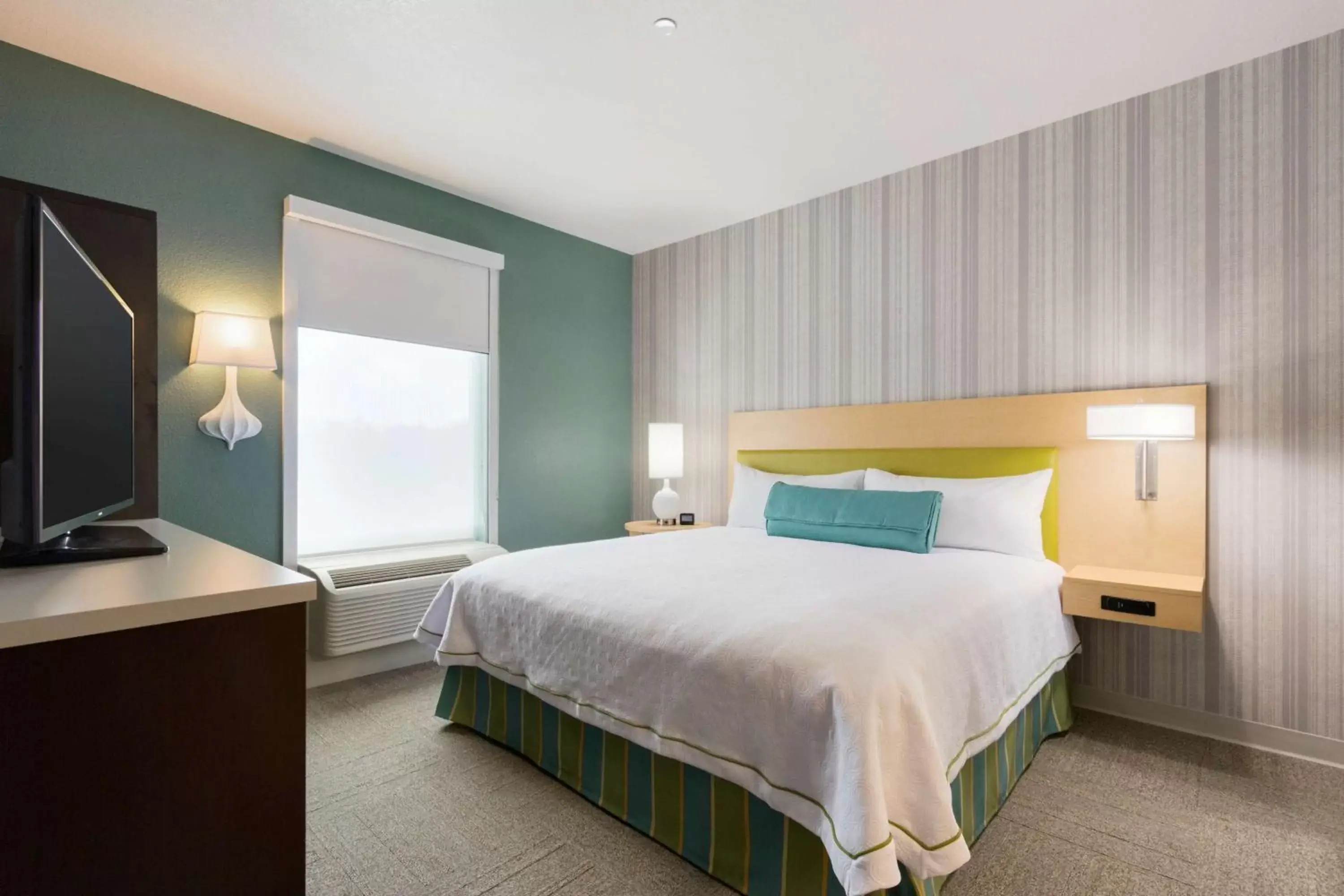 Bed in Home2 Suites by Hilton Houston Stafford - Sugar Land