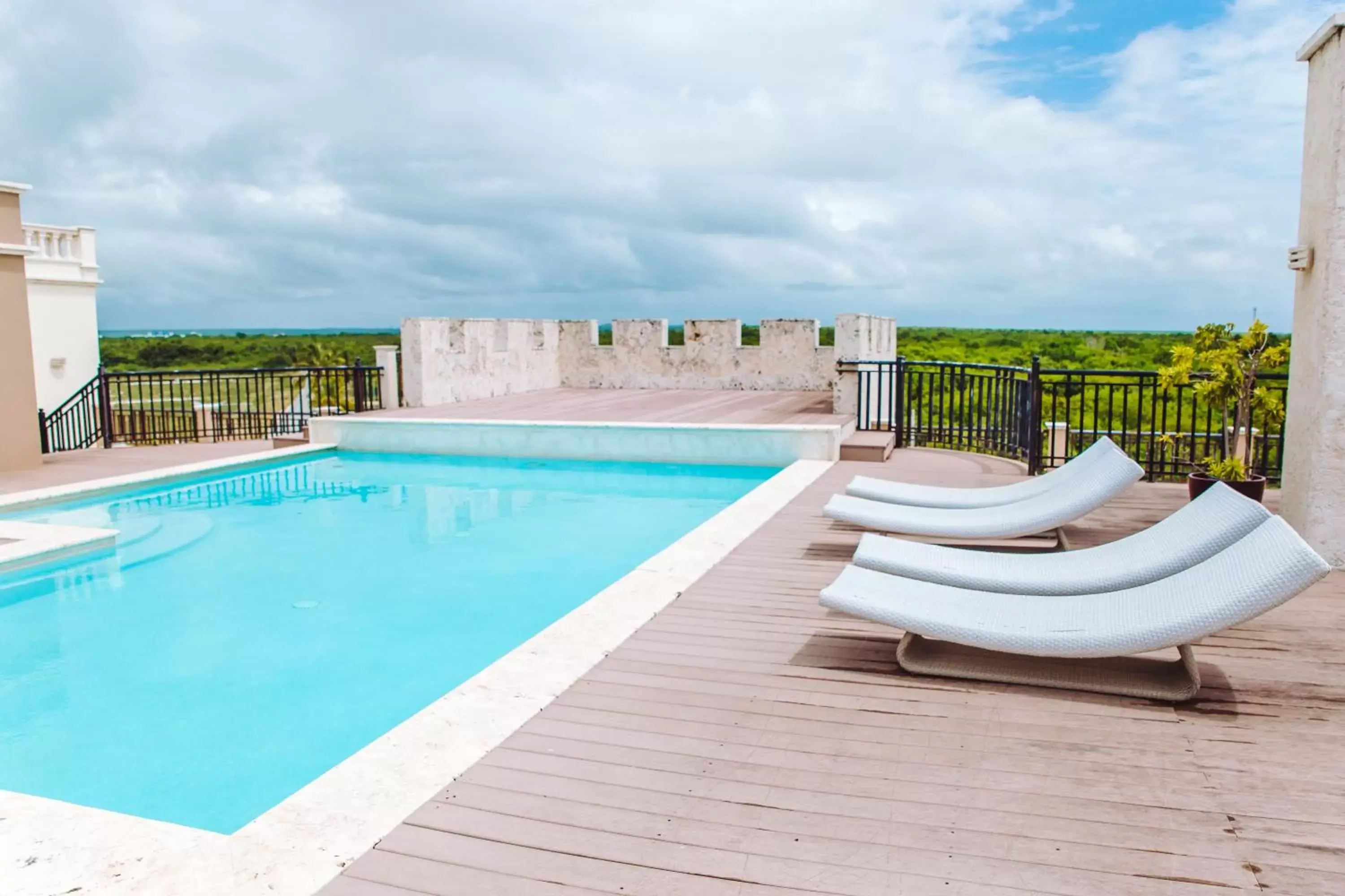 Swimming Pool in Fishing Lodge Cap Cana