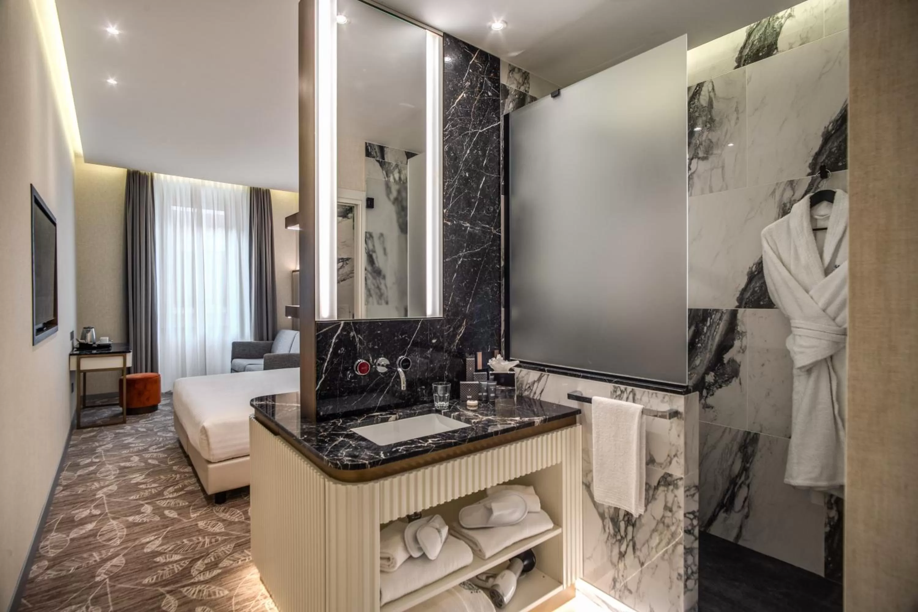 Bathroom in CC Palace Hotel