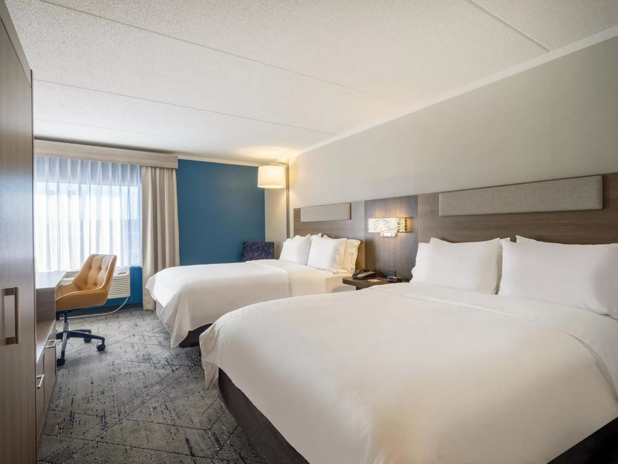 Photo of the whole room, Bed in Holiday Inn Express & Suites Greensboro - I-40 atWendover by IHG