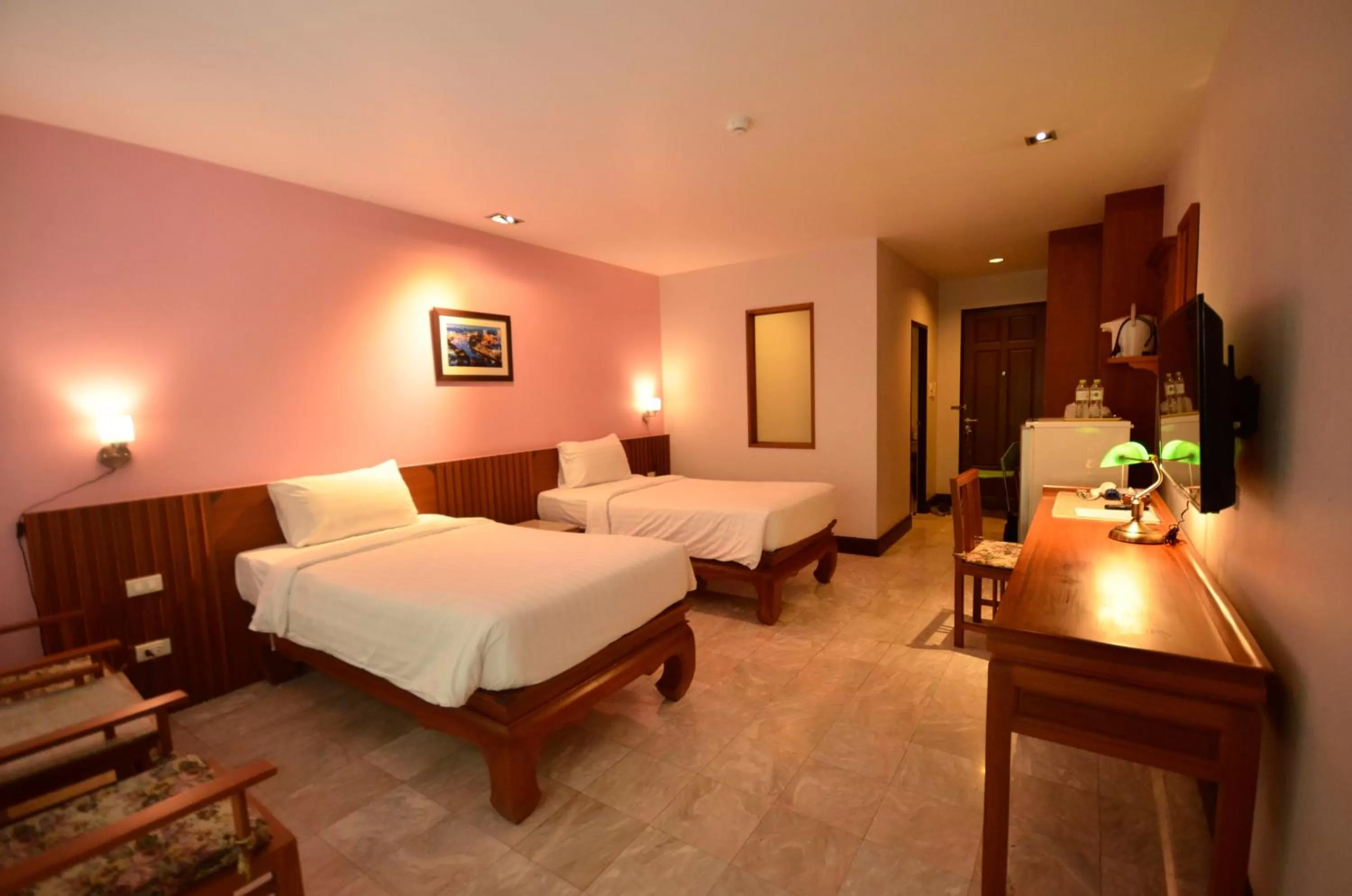 Photo of the whole room, Bed in Sakorn Residence and Hotel