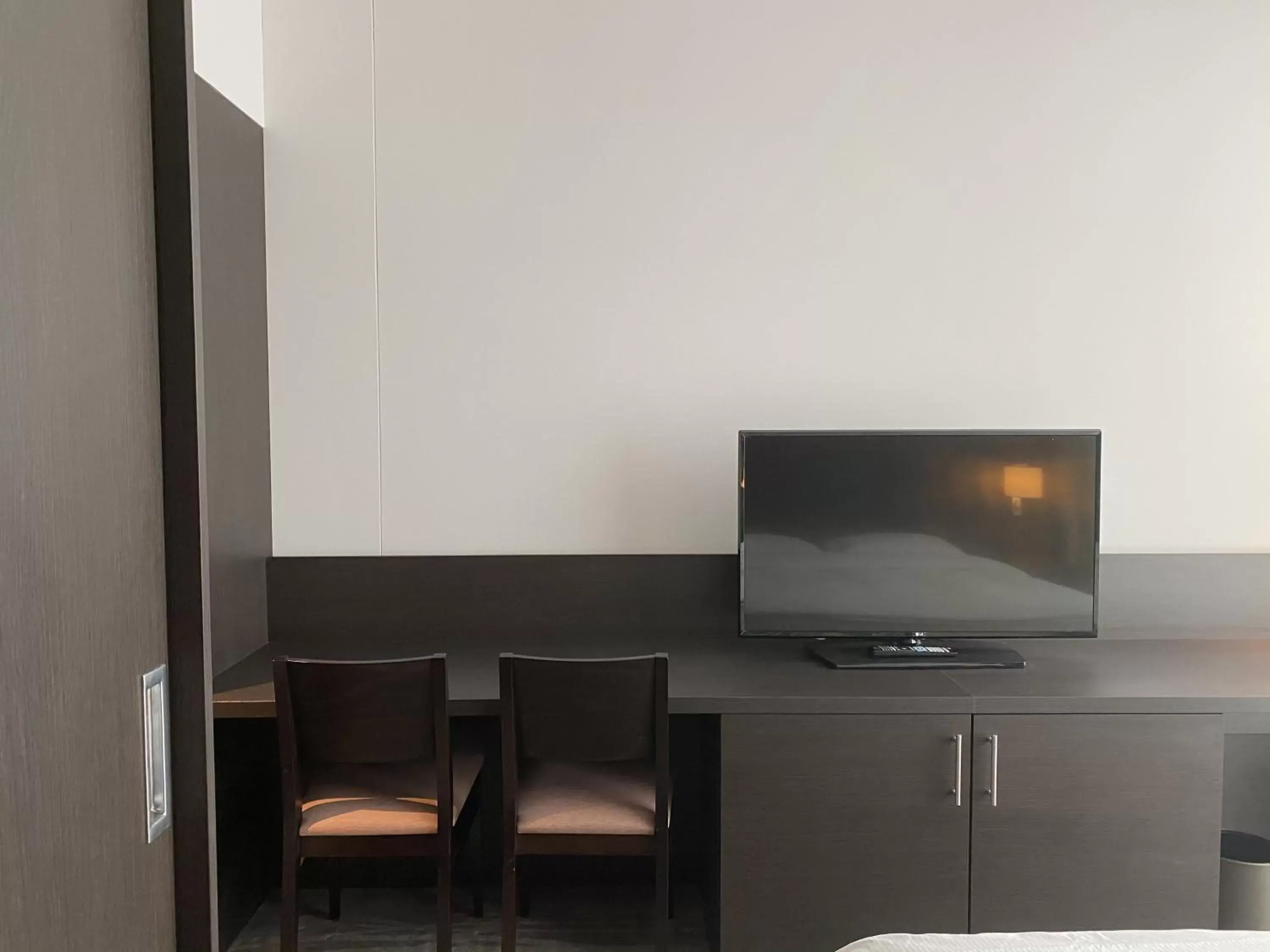 TV and multimedia, TV/Entertainment Center in IIP Apartments