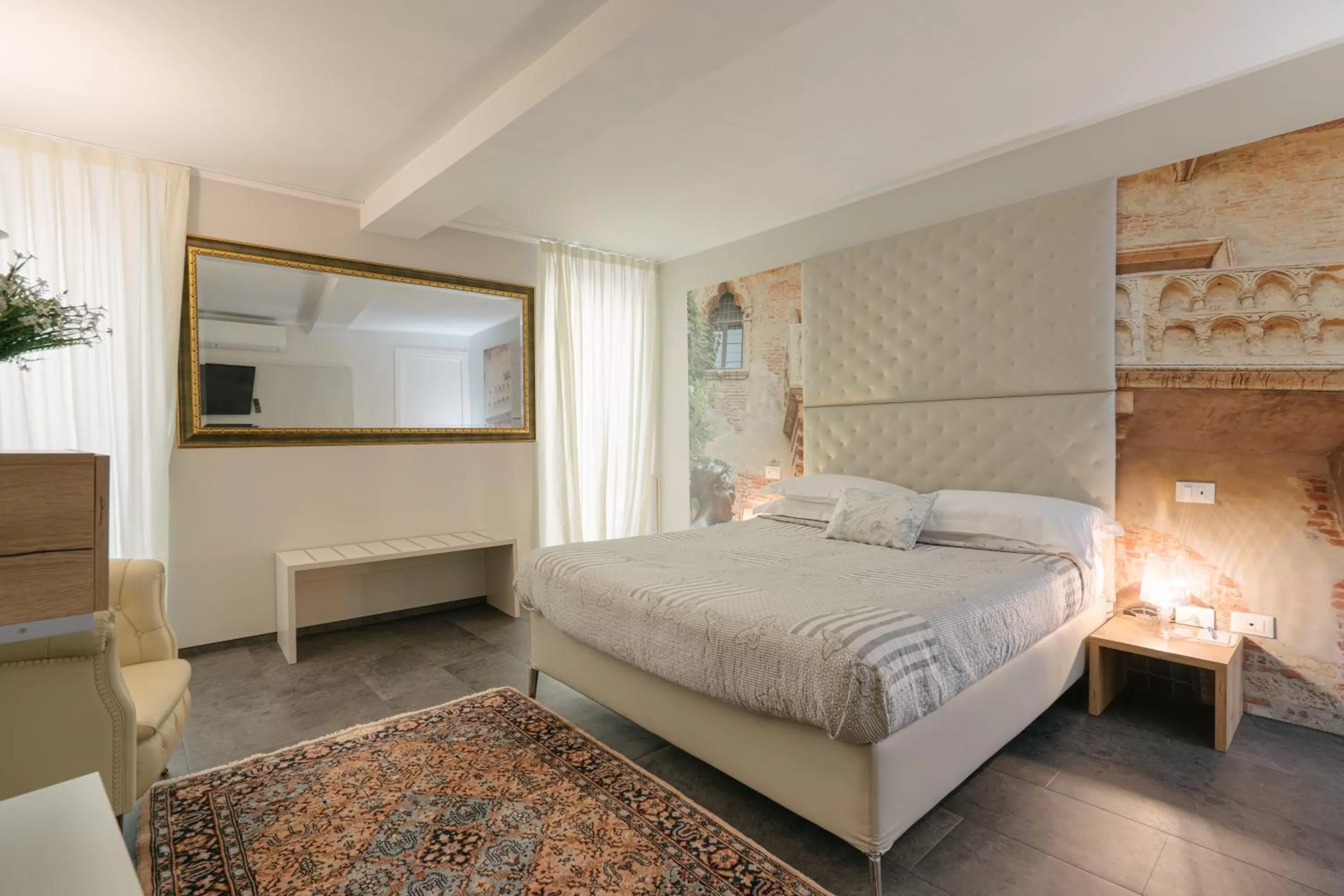 Photo of the whole room, Bed in Hotel Giulietta e Romeo ***S