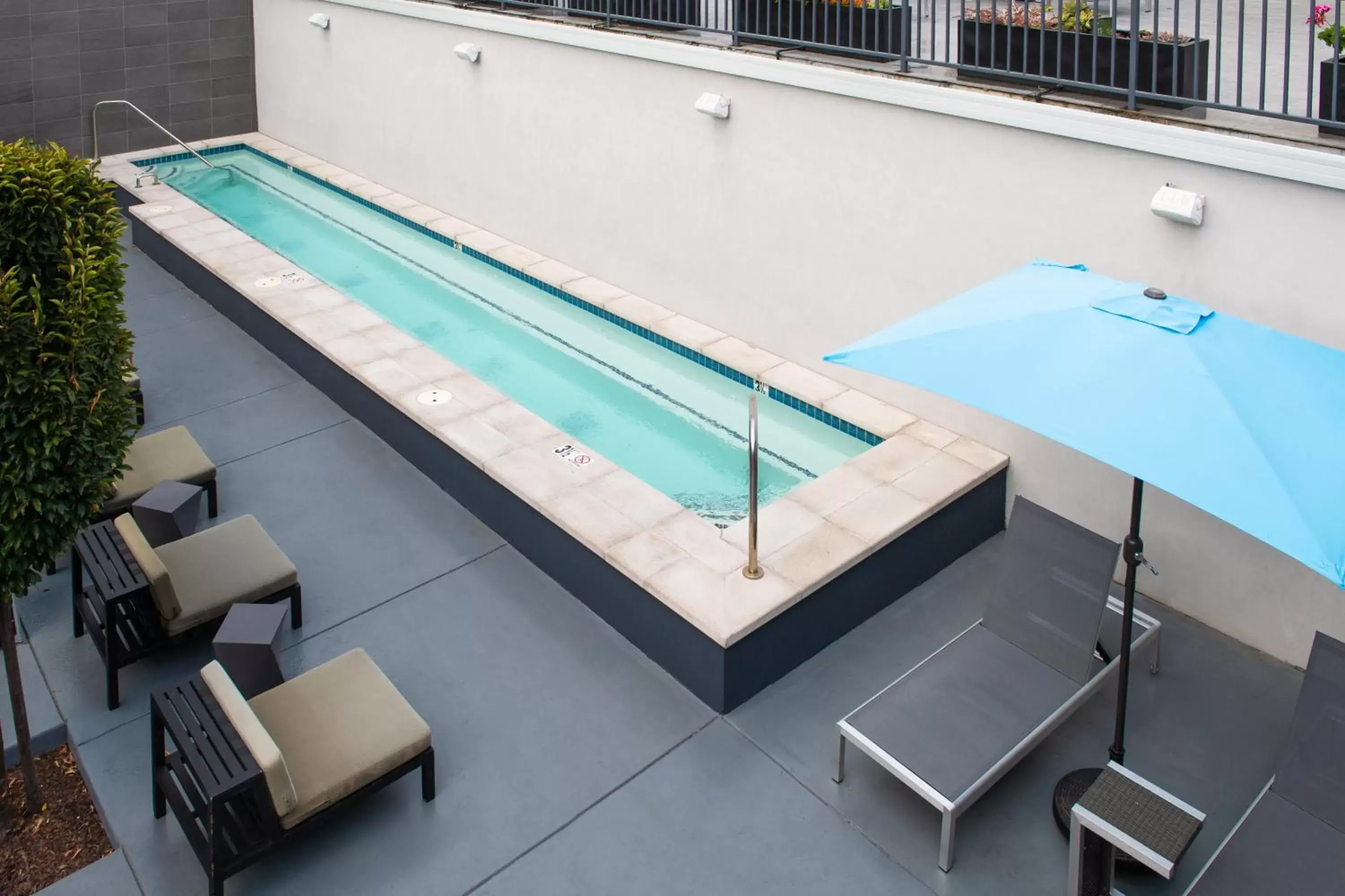 Swimming pool, Pool View in Hotel Lucent