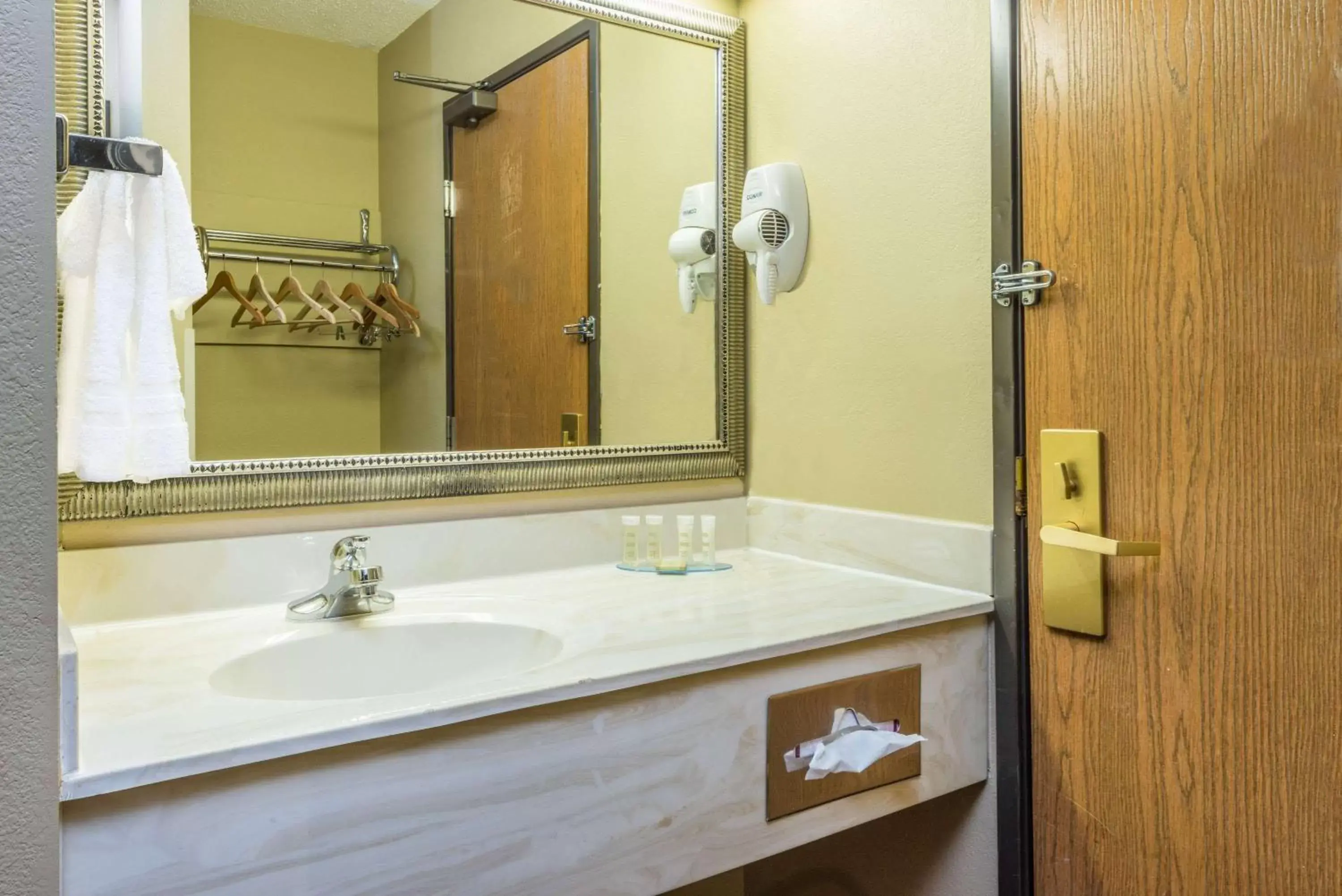 Photo of the whole room, Bathroom in Super 8 by Wyndham Troy IL/St. Louis Area
